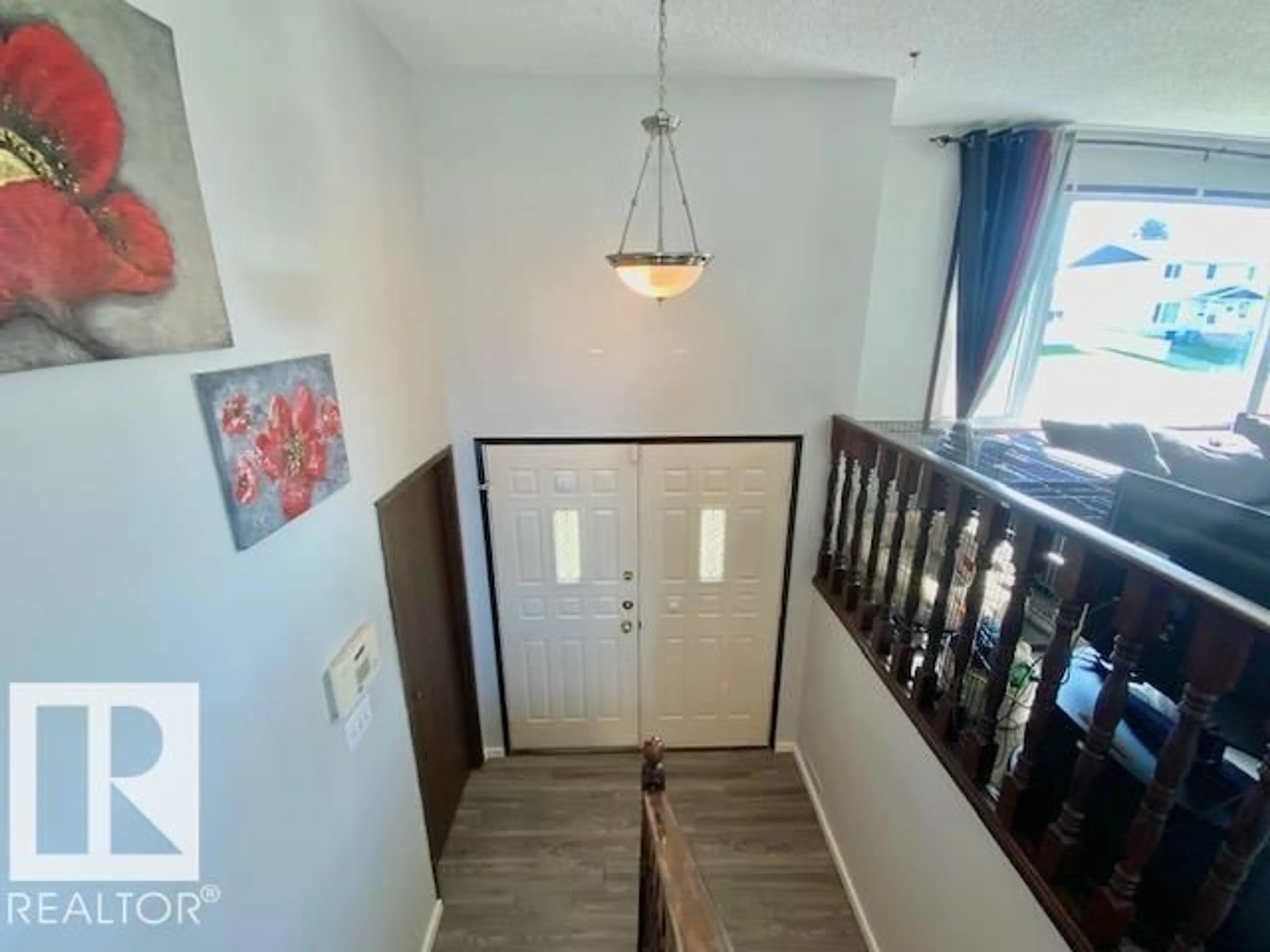 Indoor foyer for 3730 53 ST, Wetaskiwin Alberta T9A2K7