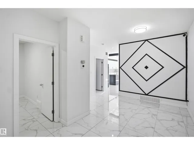 2027 13 AV, Edmonton 5
