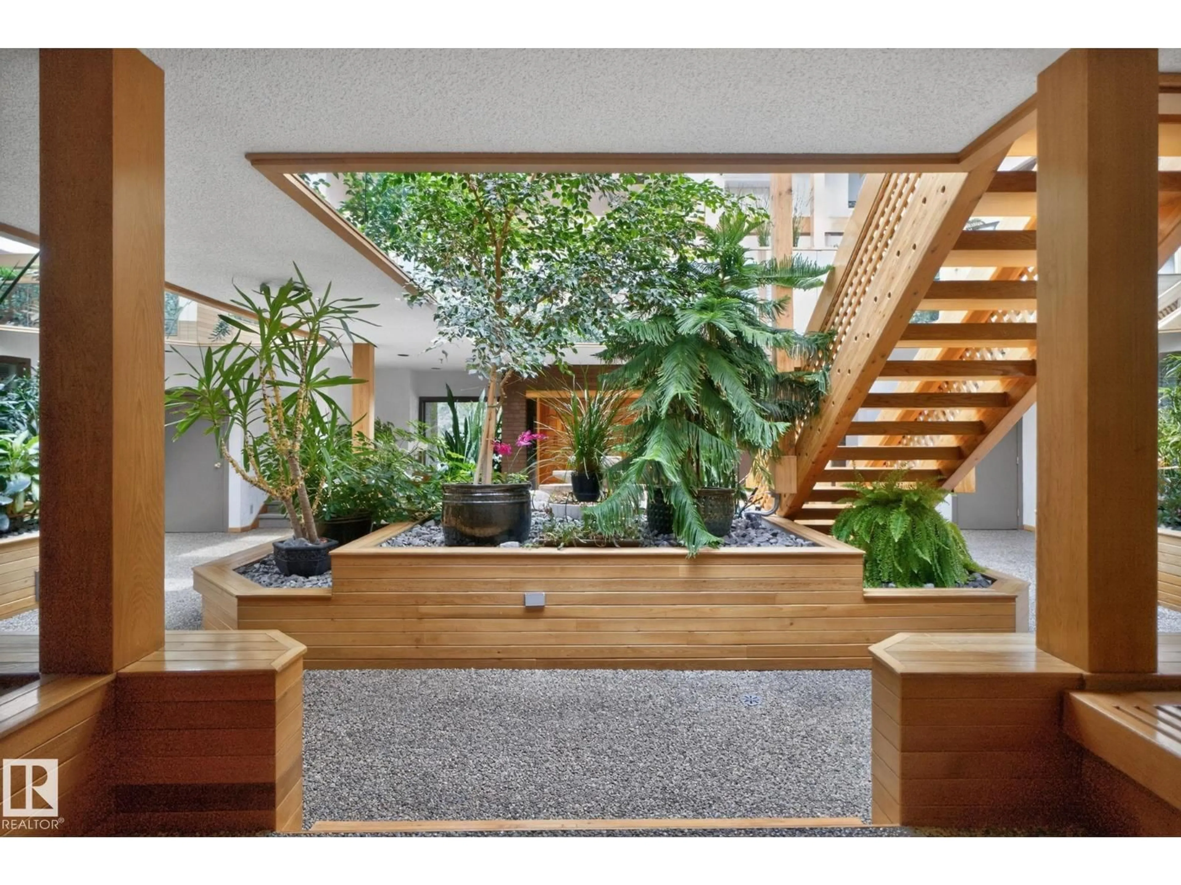 Indoor entryway for NW - 14808 45 AV, Edmonton Alberta T6H5M5