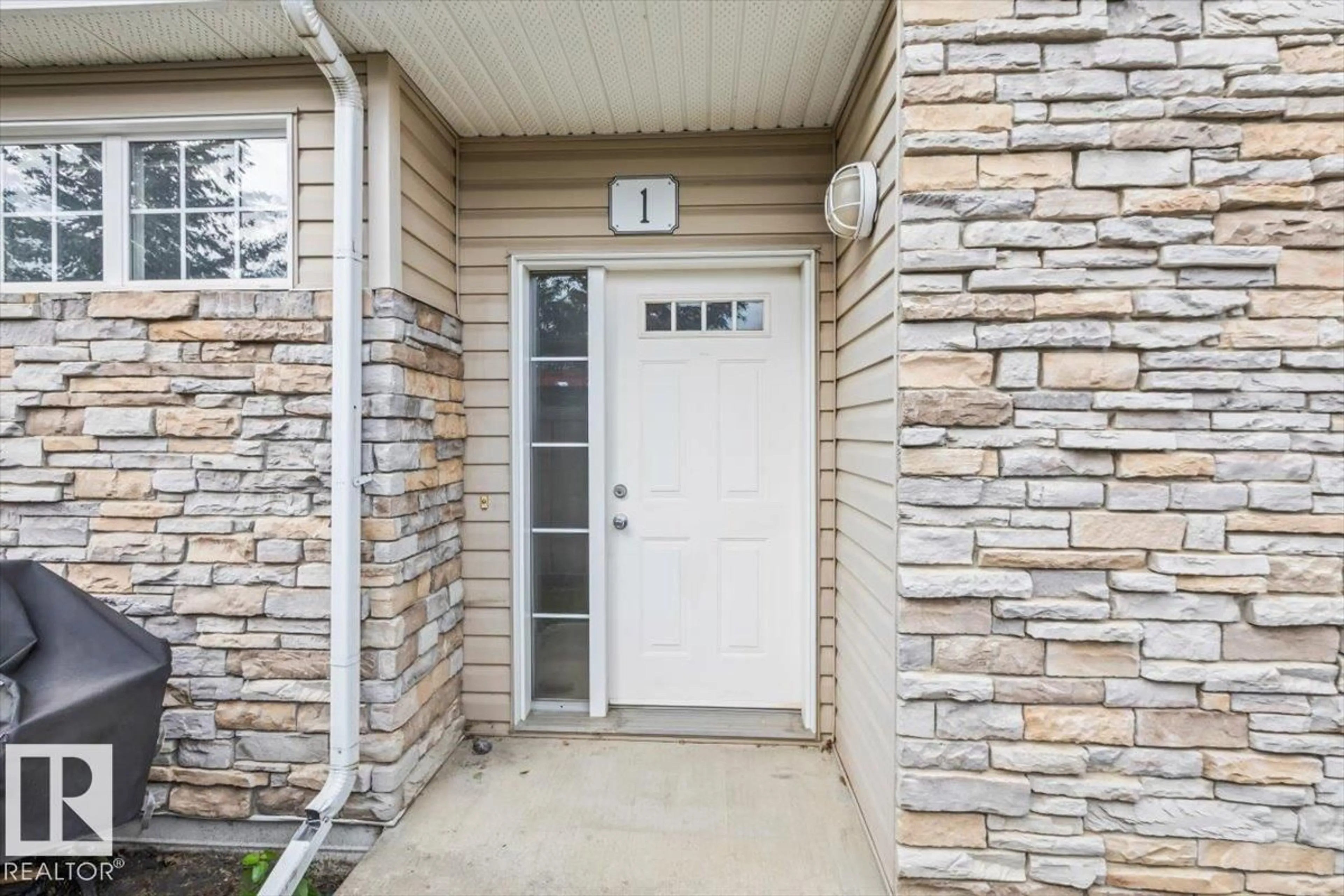 Indoor entryway for 1179 SUMMERSIDE DR, Edmonton Alberta T6X1K1