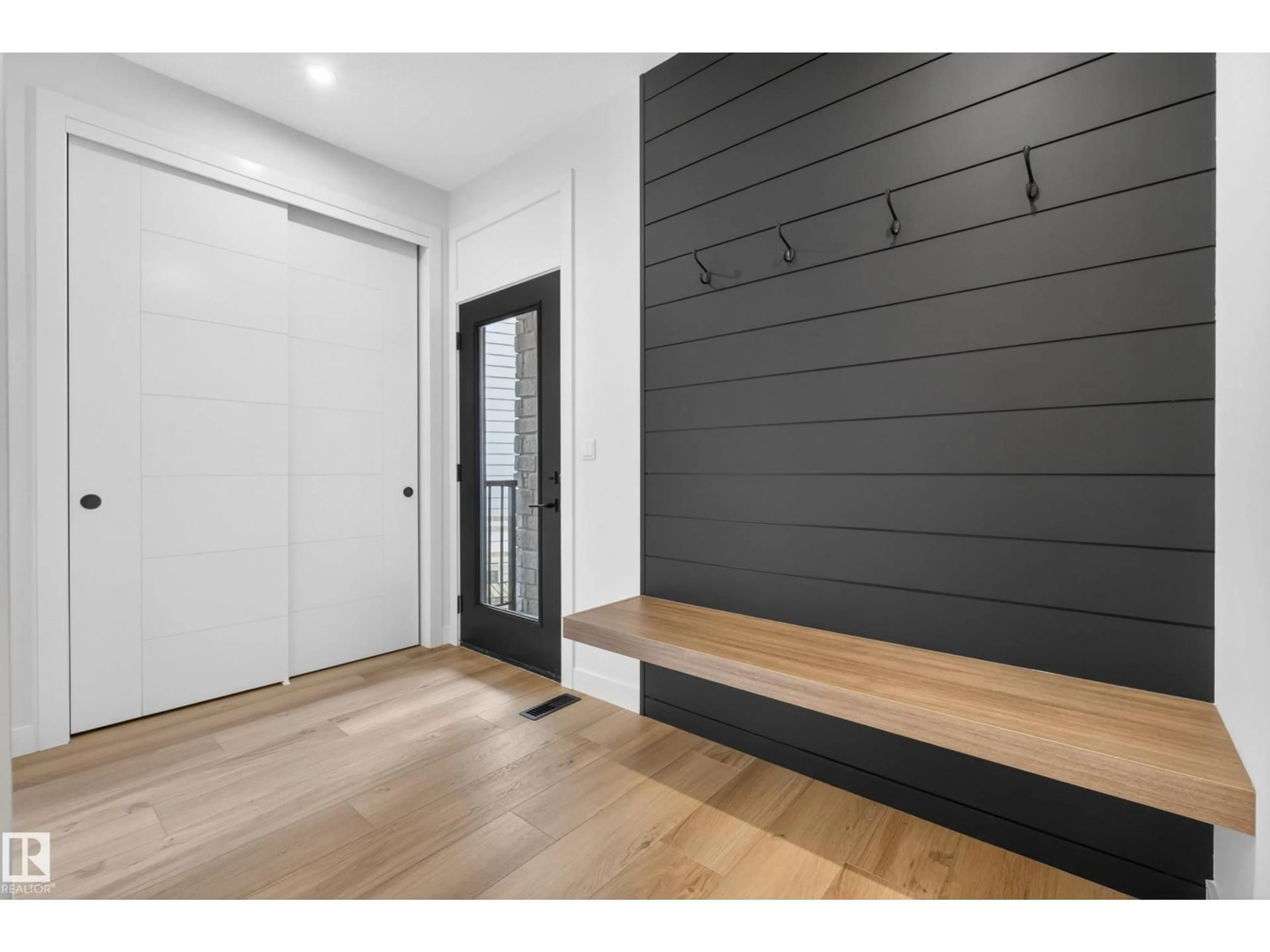 Indoor entryway for 99 NEWBURY CI, Sherwood Park Alberta T8B0E8