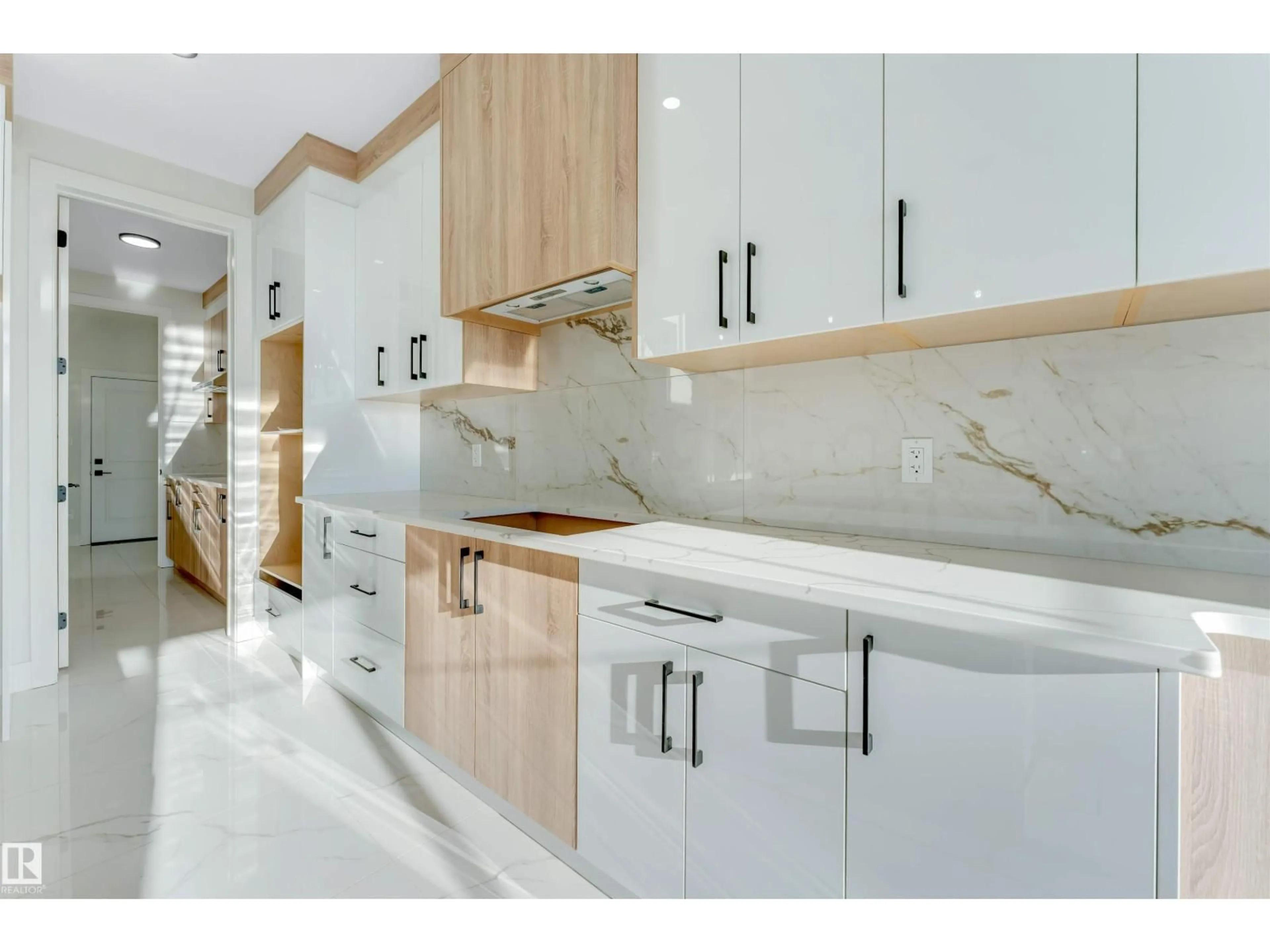 Contemporary kitchen, ceramic/tile floor for NW - 7156 177 AV, Edmonton Alberta T5Z0W9