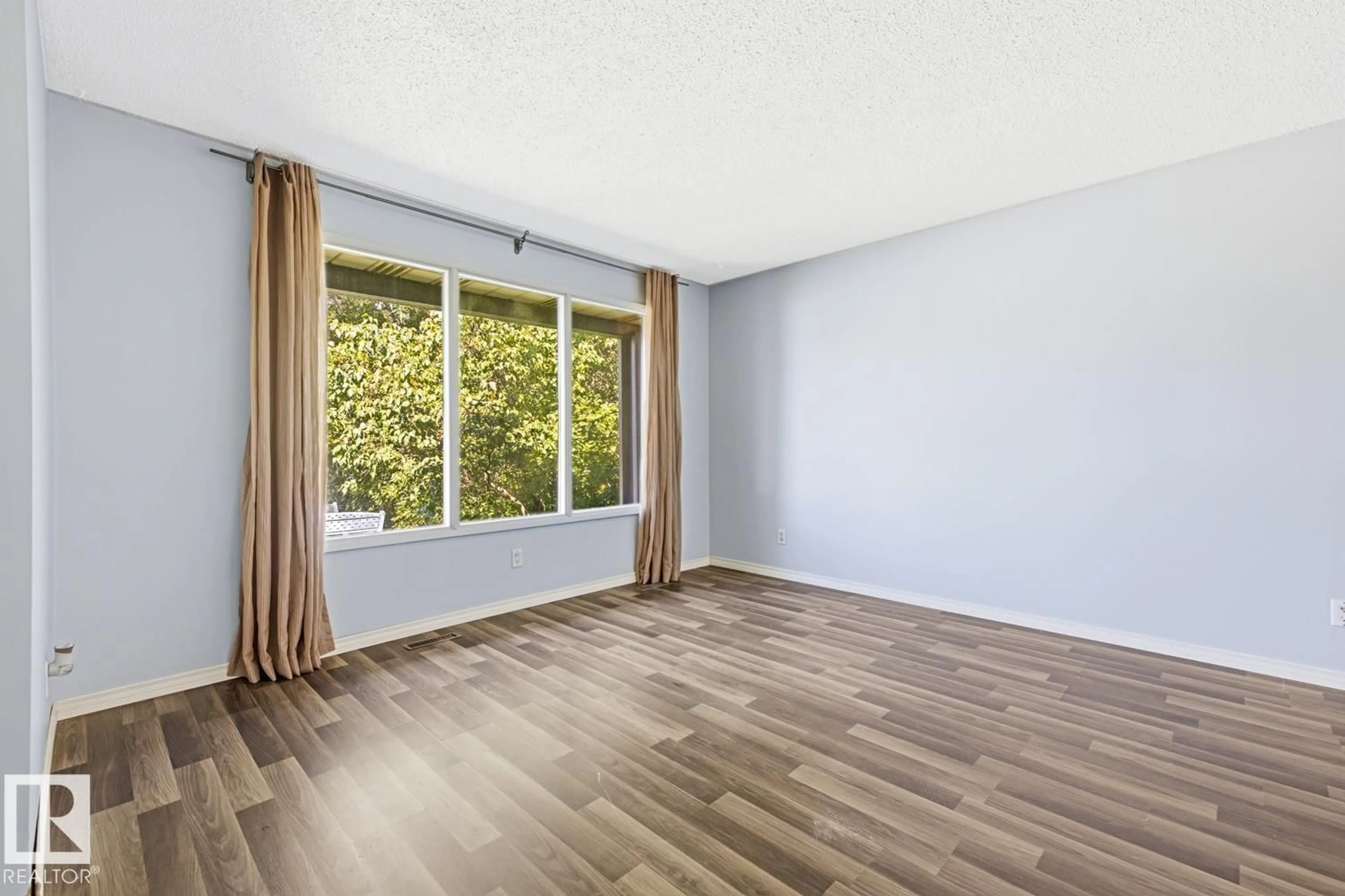 A pic of a room for 6 LUNDY PARK RD, Stony Plain Alberta T7Z1G6