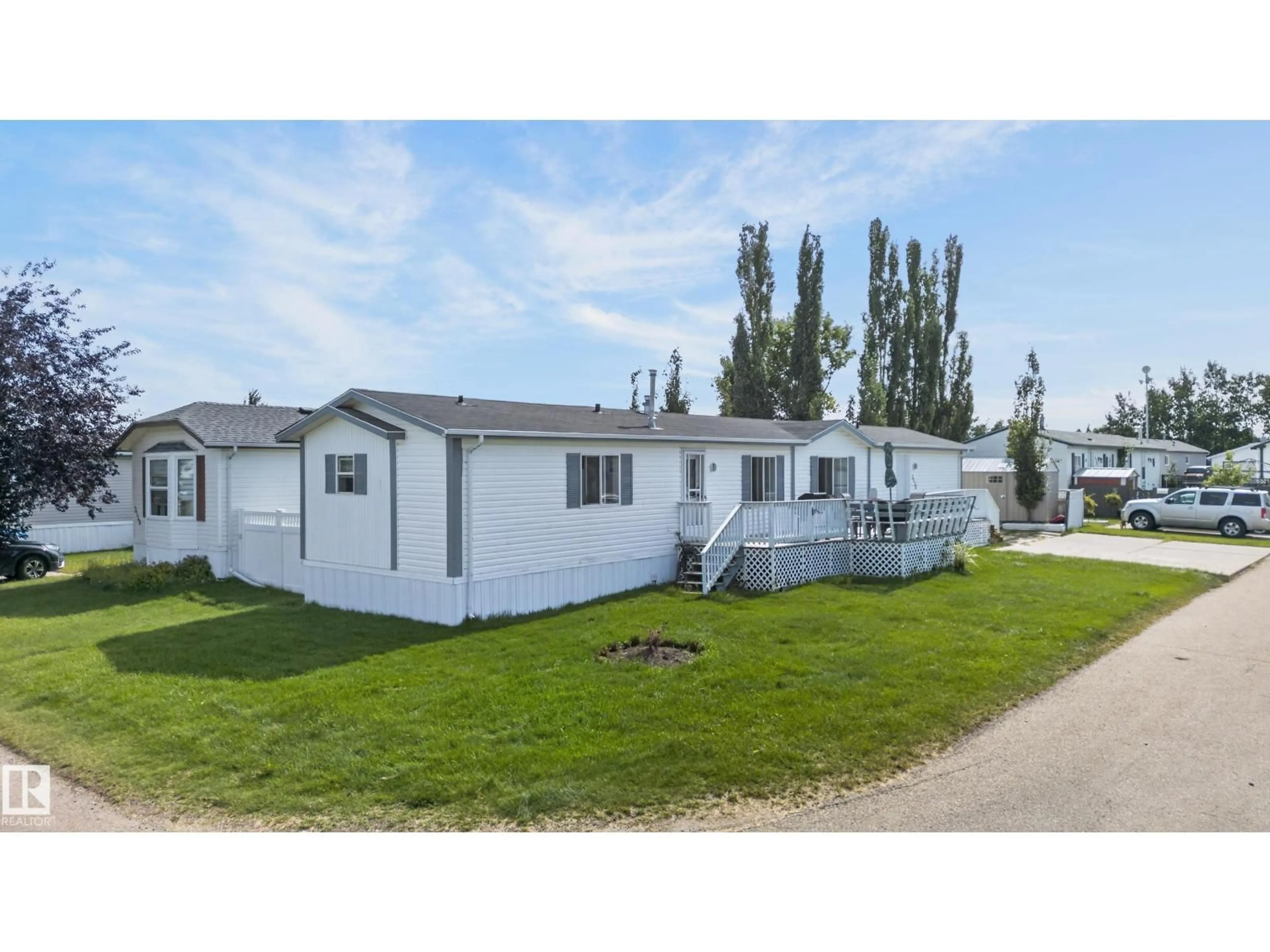 A pic from outside/outdoor area/front of a property/back of a property/a pic from drone, street for NW - 3136 LAKEWOOD CR, Edmonton Alberta T5S2C5