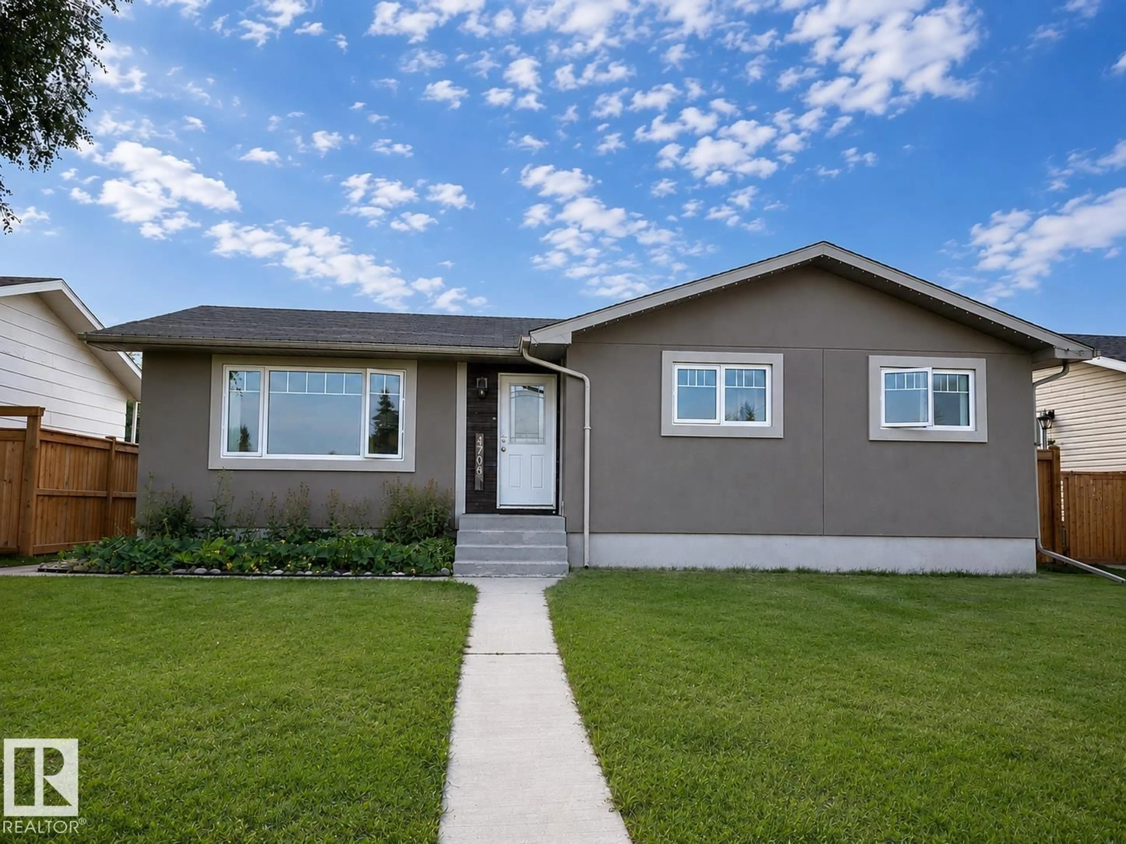 Home with vinyl exterior material, street for 4706 44 ST, Bonnyville Town Alberta T9N1H1
