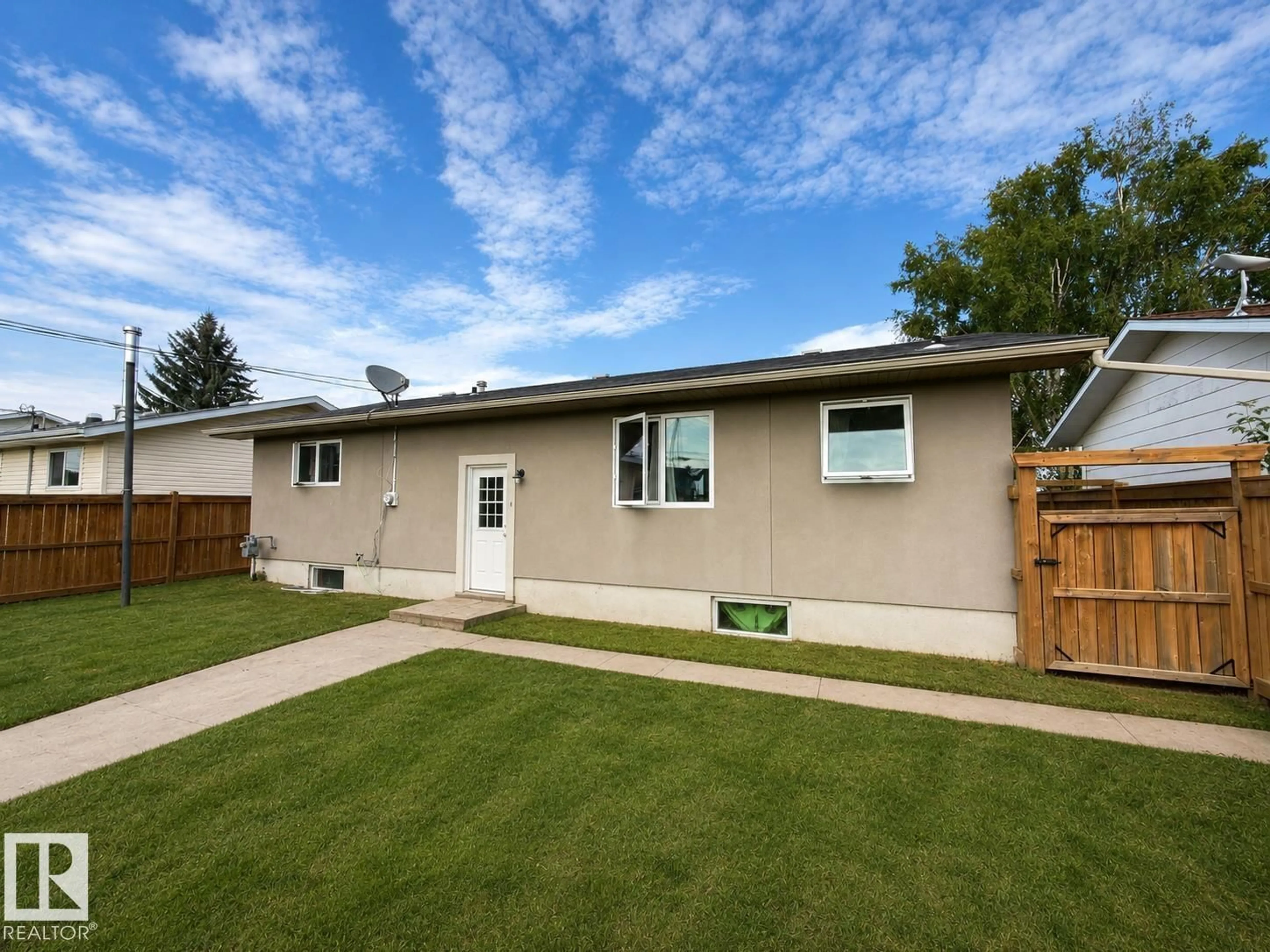 Home with vinyl exterior material, street for 4706 44 ST, Bonnyville Town Alberta T9N1H1