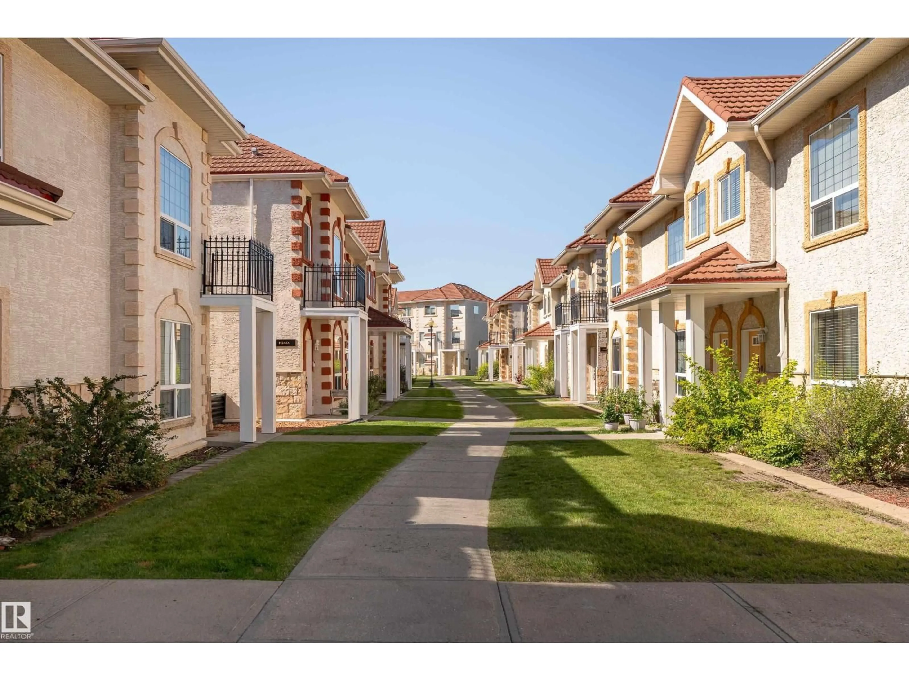 Patio, street for 72 13825 155 AV, Edmonton Alberta T6V0B8