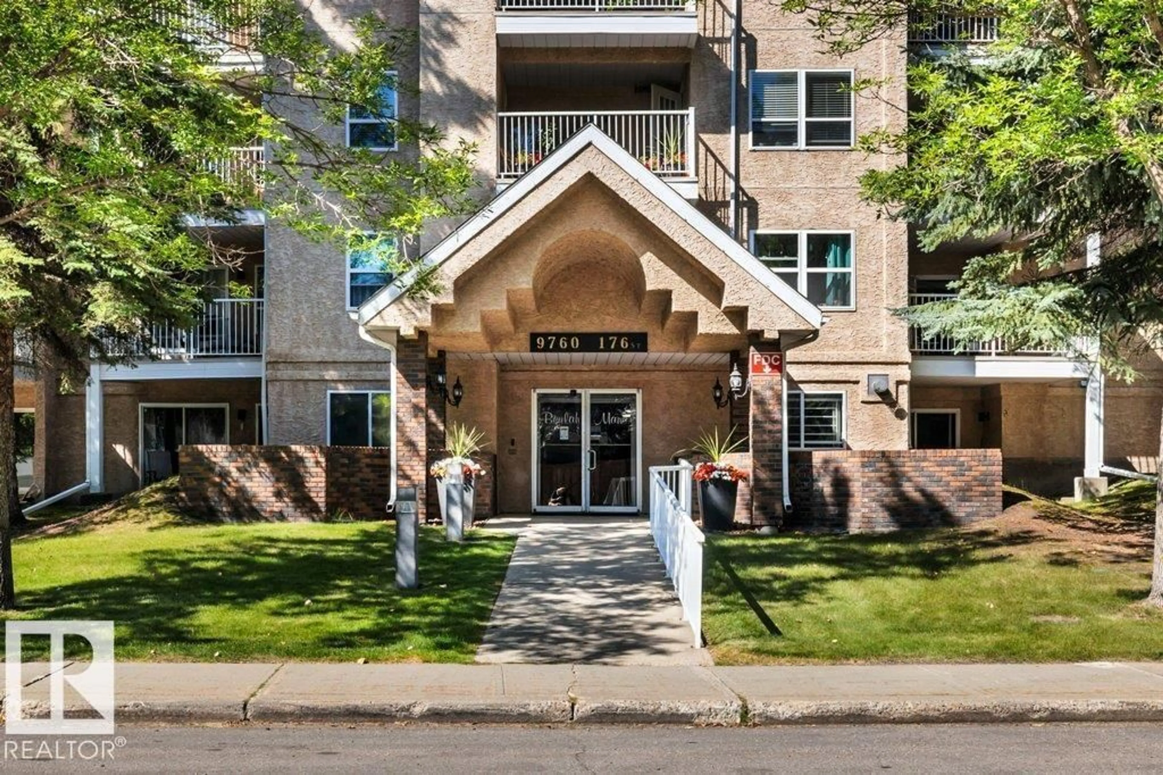 Indoor foyer for #307 - 9760 176 ST, Edmonton Alberta T5T5Z5