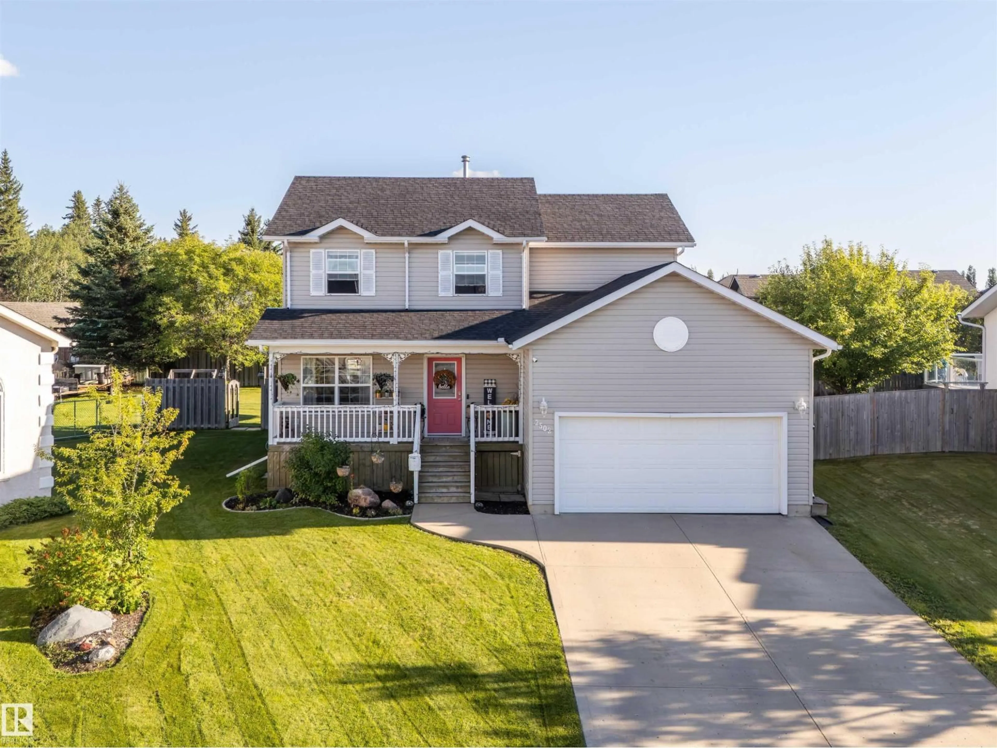 Home with vinyl exterior material, street for 2502 6 AV, Cold Lake Alberta T9M1M6