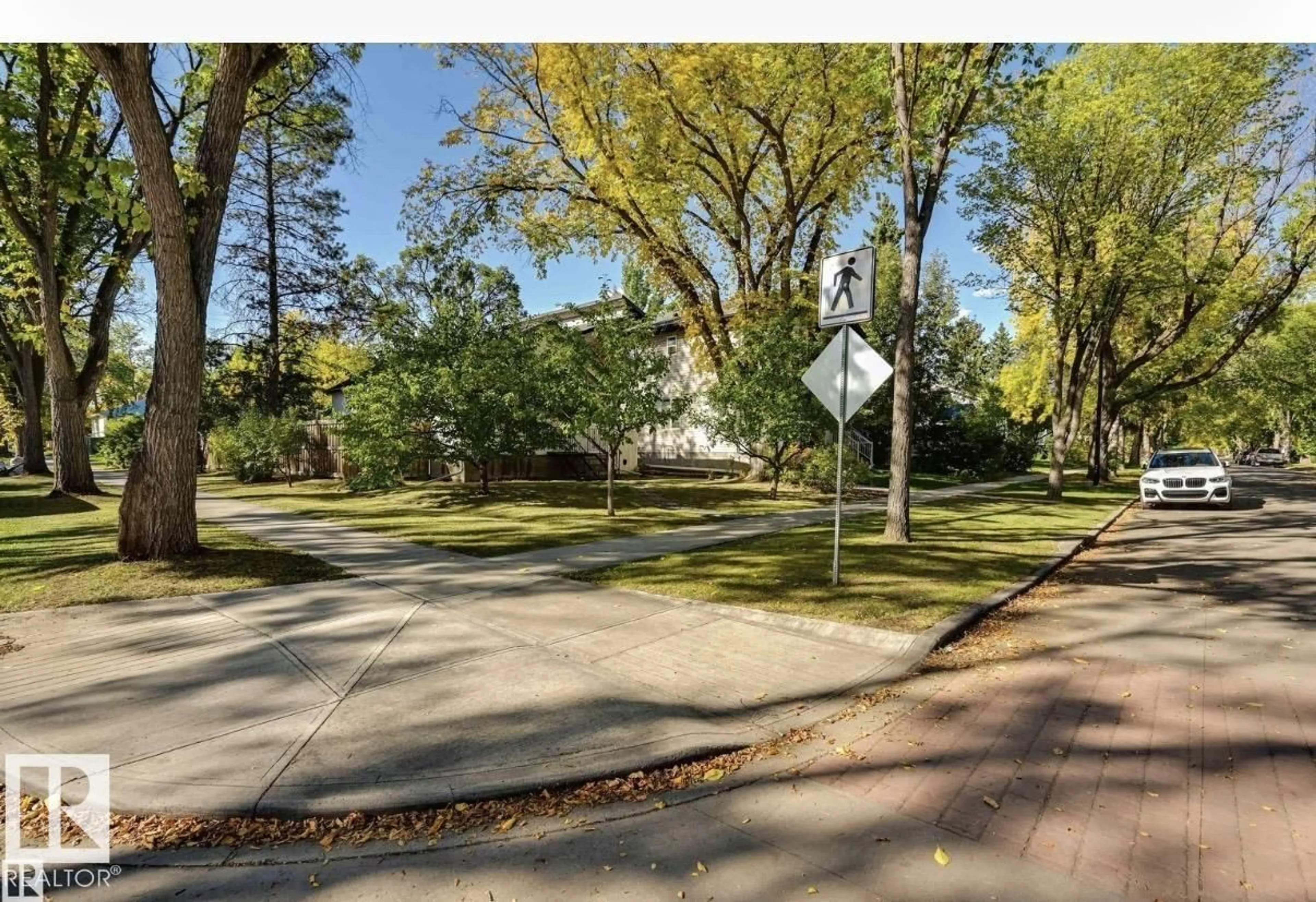 Patio, street for NW - 11502 122 ST, Edmonton Alberta T5M0C1
