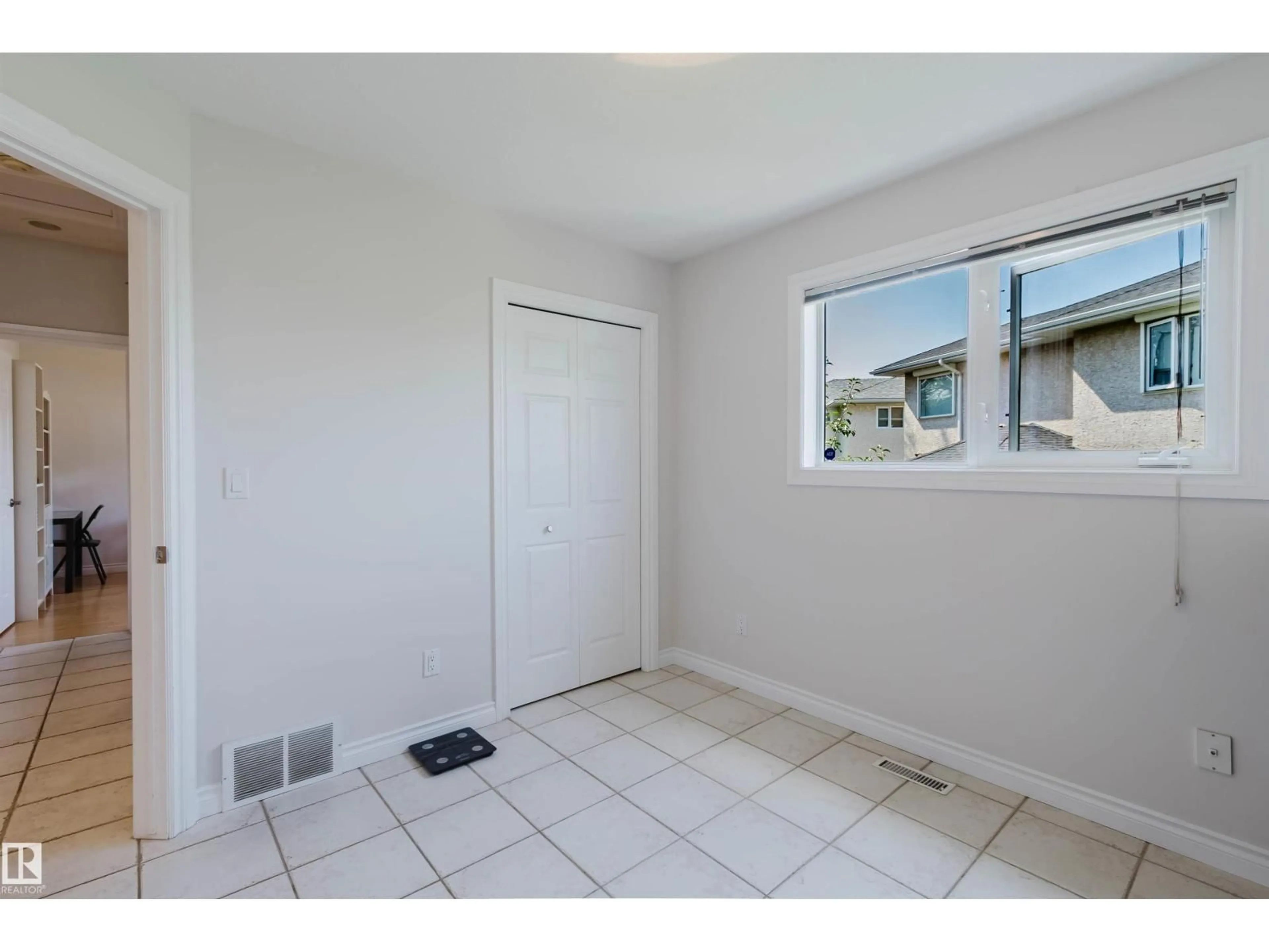 A pic of a room for 8517 156 AV, Edmonton Alberta T5Z3B4
