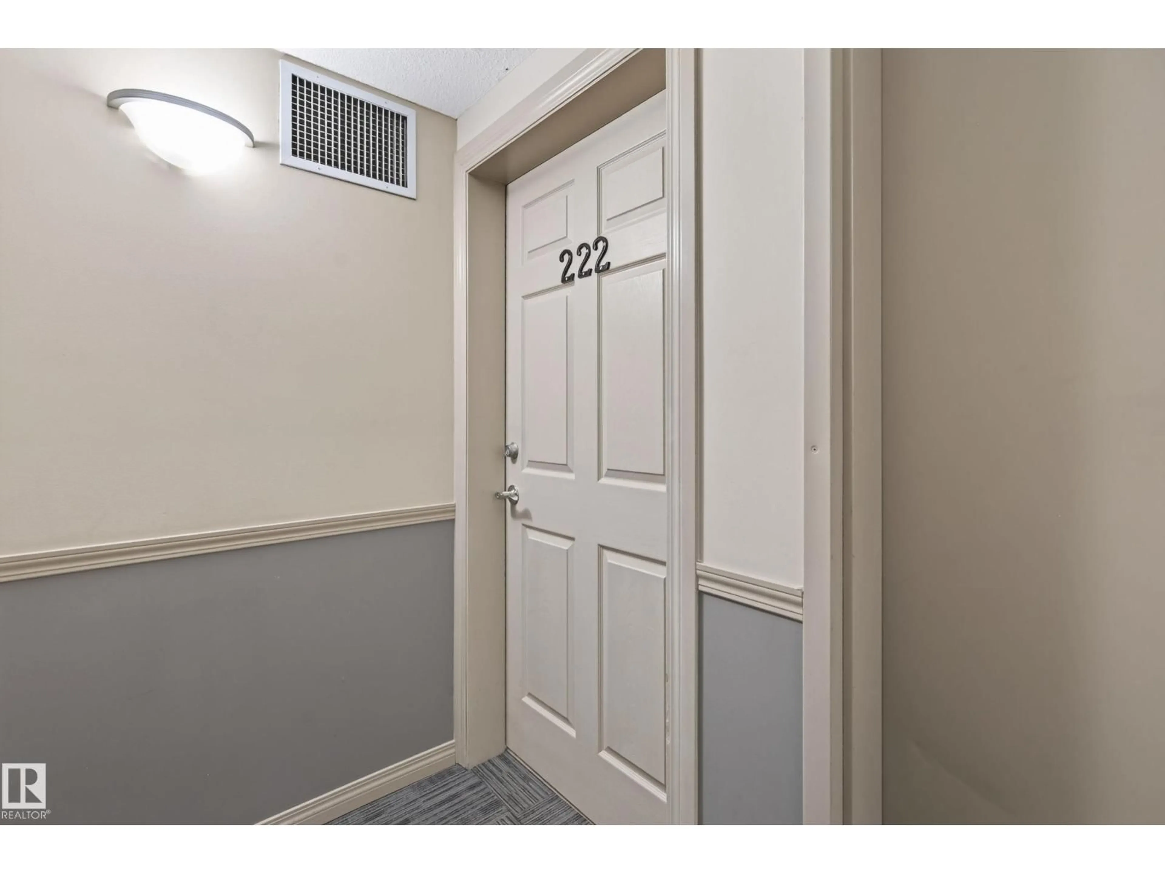 Indoor entryway for 42 - 222 SUMMERWOOD BV, Sherwood Park Alberta T8H0C3