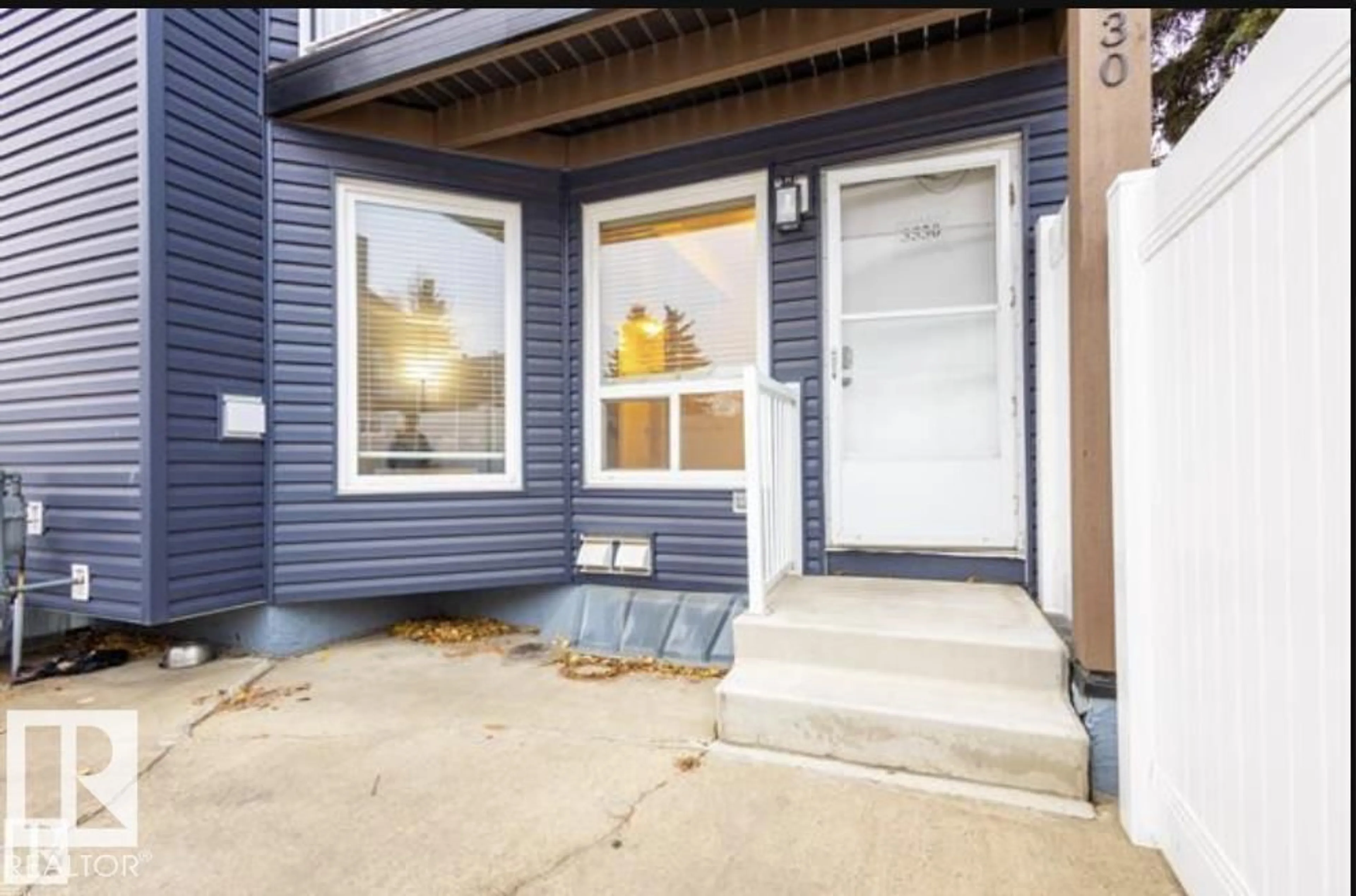 Unknown for 3530 42 ST, Edmonton Alberta T6L5A1