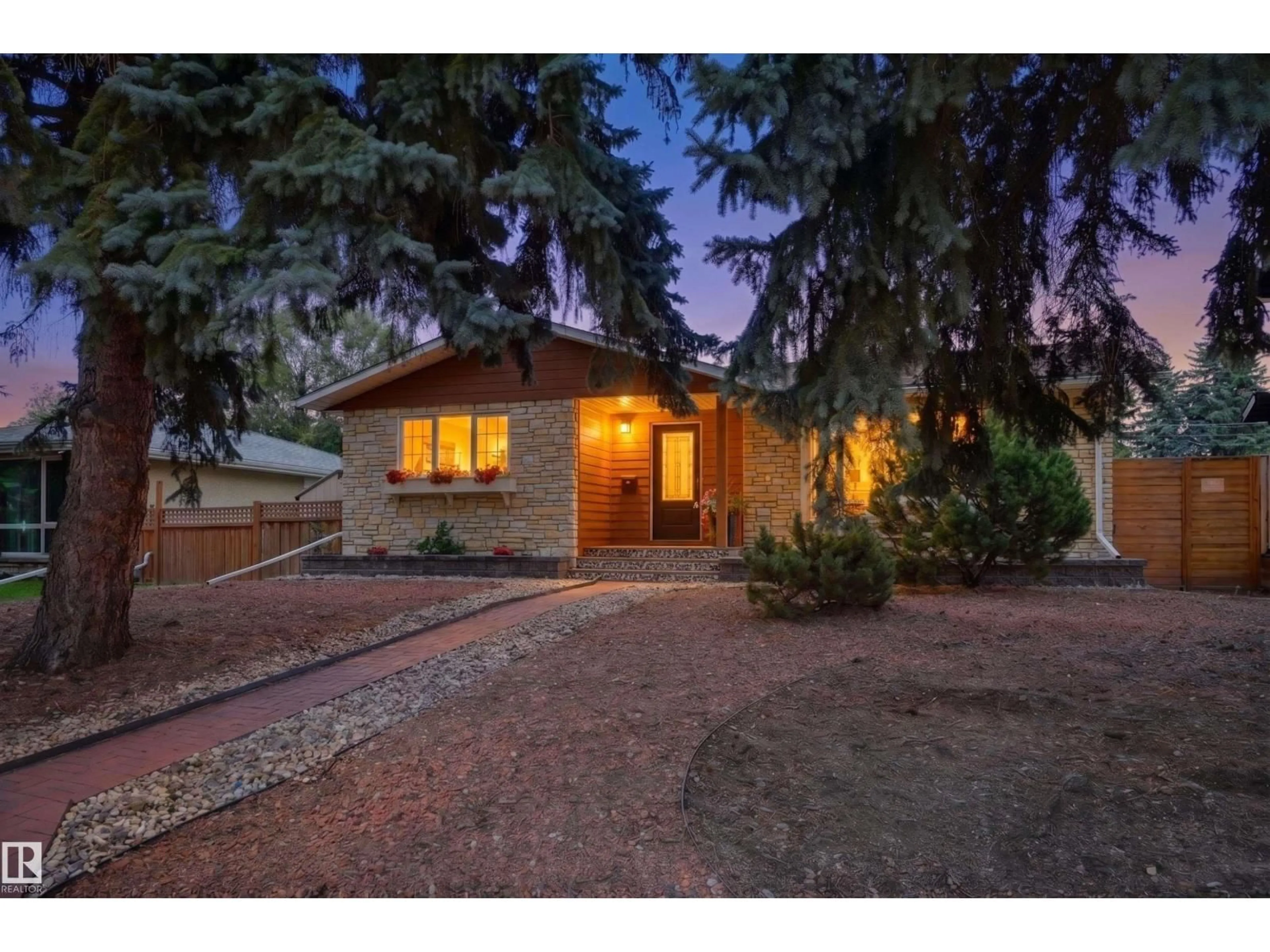 Unknown for NW - 8819 142 ST, Edmonton Alberta T5R0M3