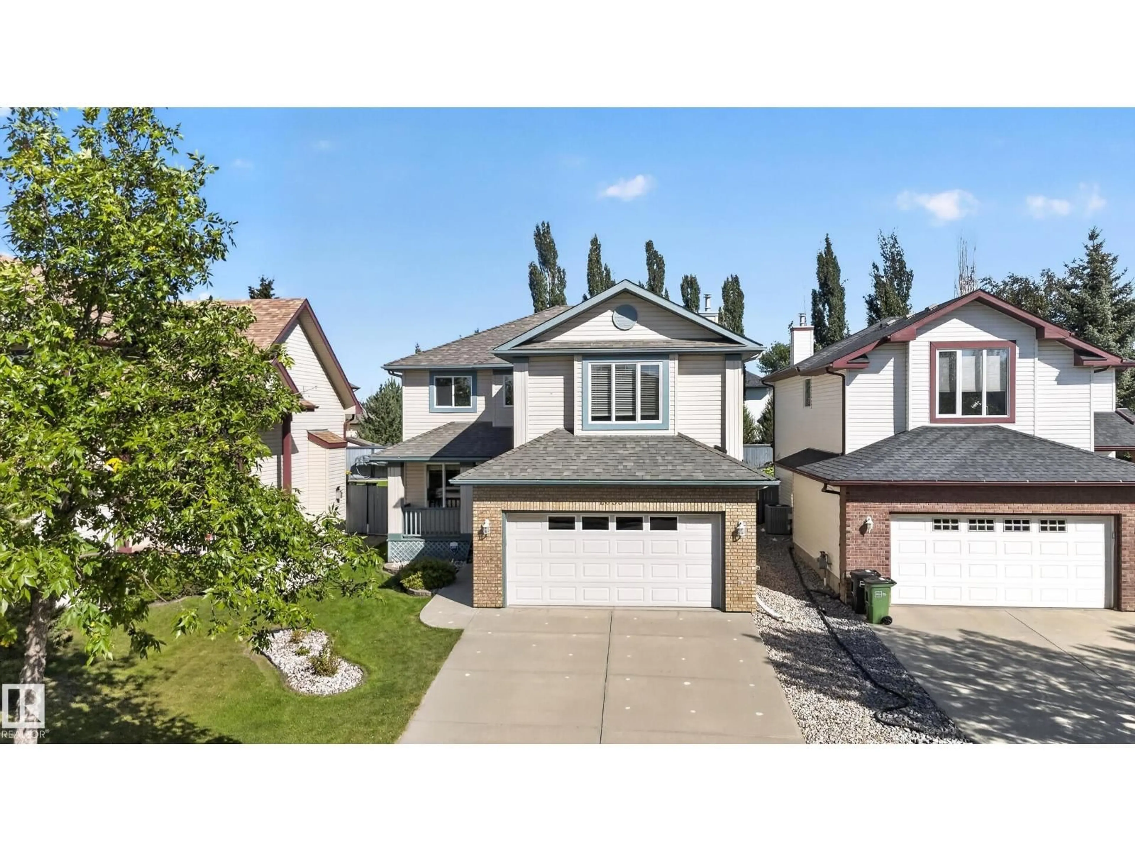 A pic from outside/outdoor area/front of a property/back of a property/a pic from drone, street for 2035 BLACKMUD CREEK DR, Edmonton Alberta T6W1E7