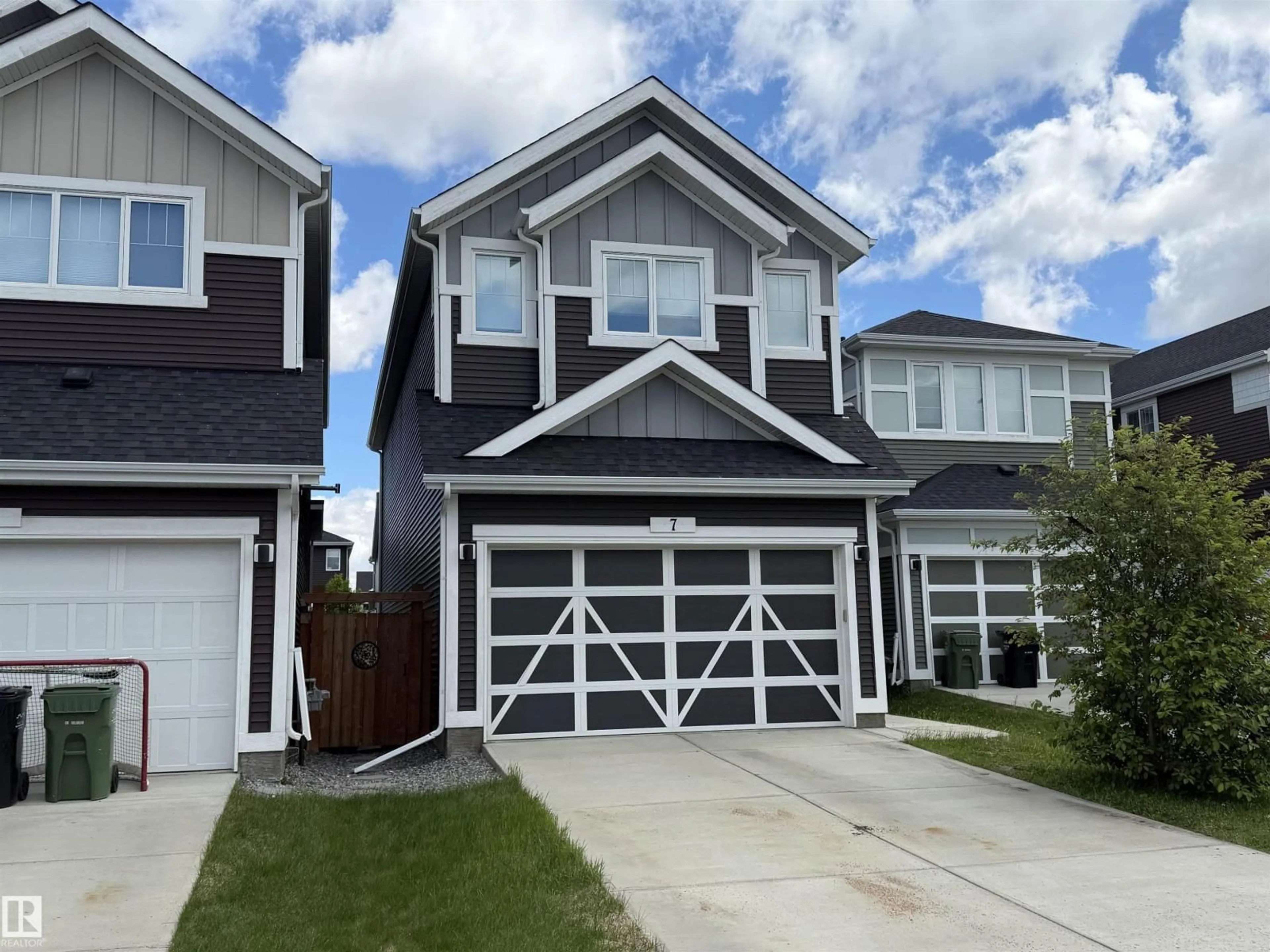 Home with vinyl exterior material, street for 7 STOUT PL, Leduc Alberta T9E1K4