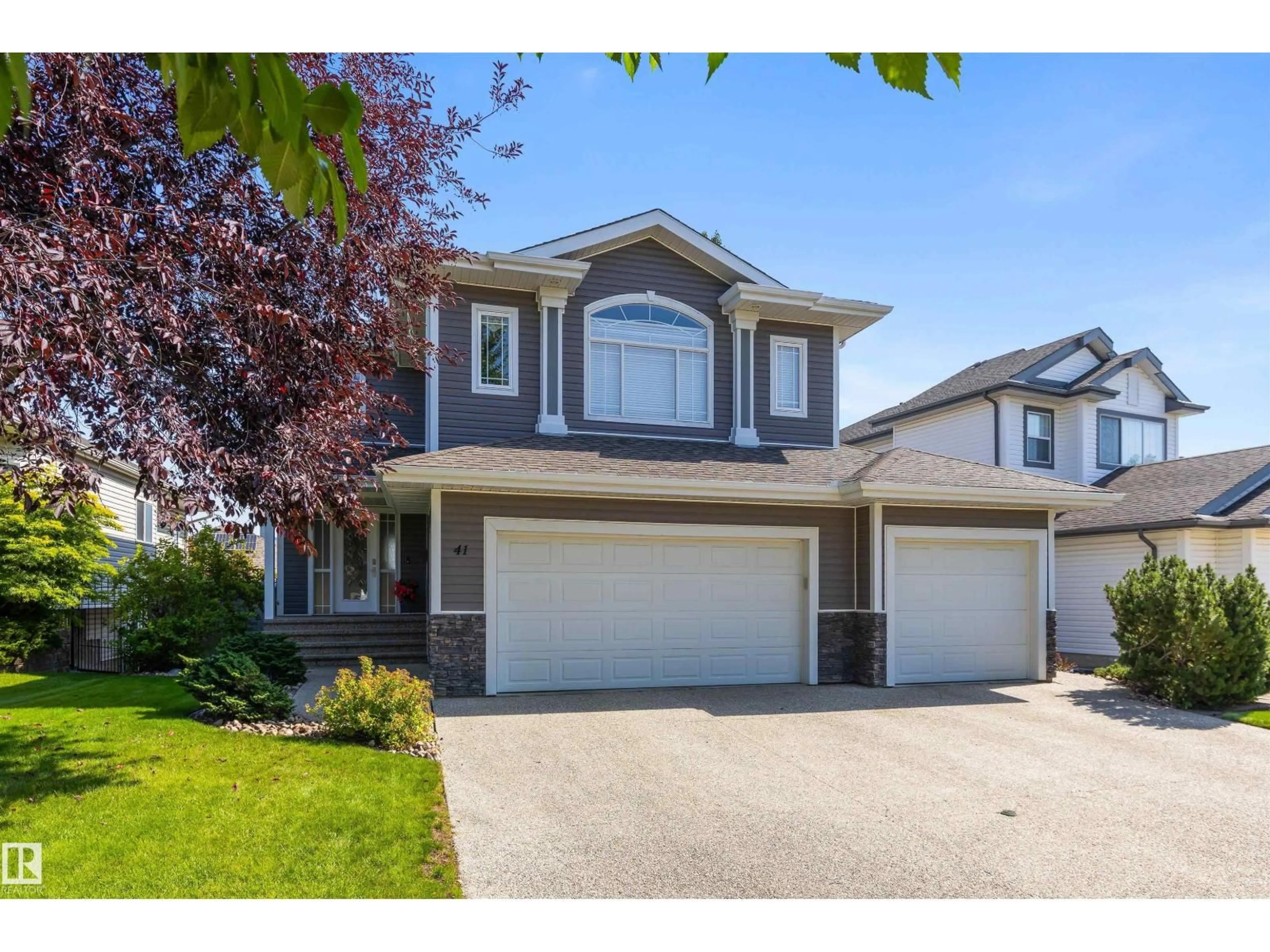 Home with vinyl exterior material, street for 41 KENDALL CR, St. Albert Alberta T8N7A9