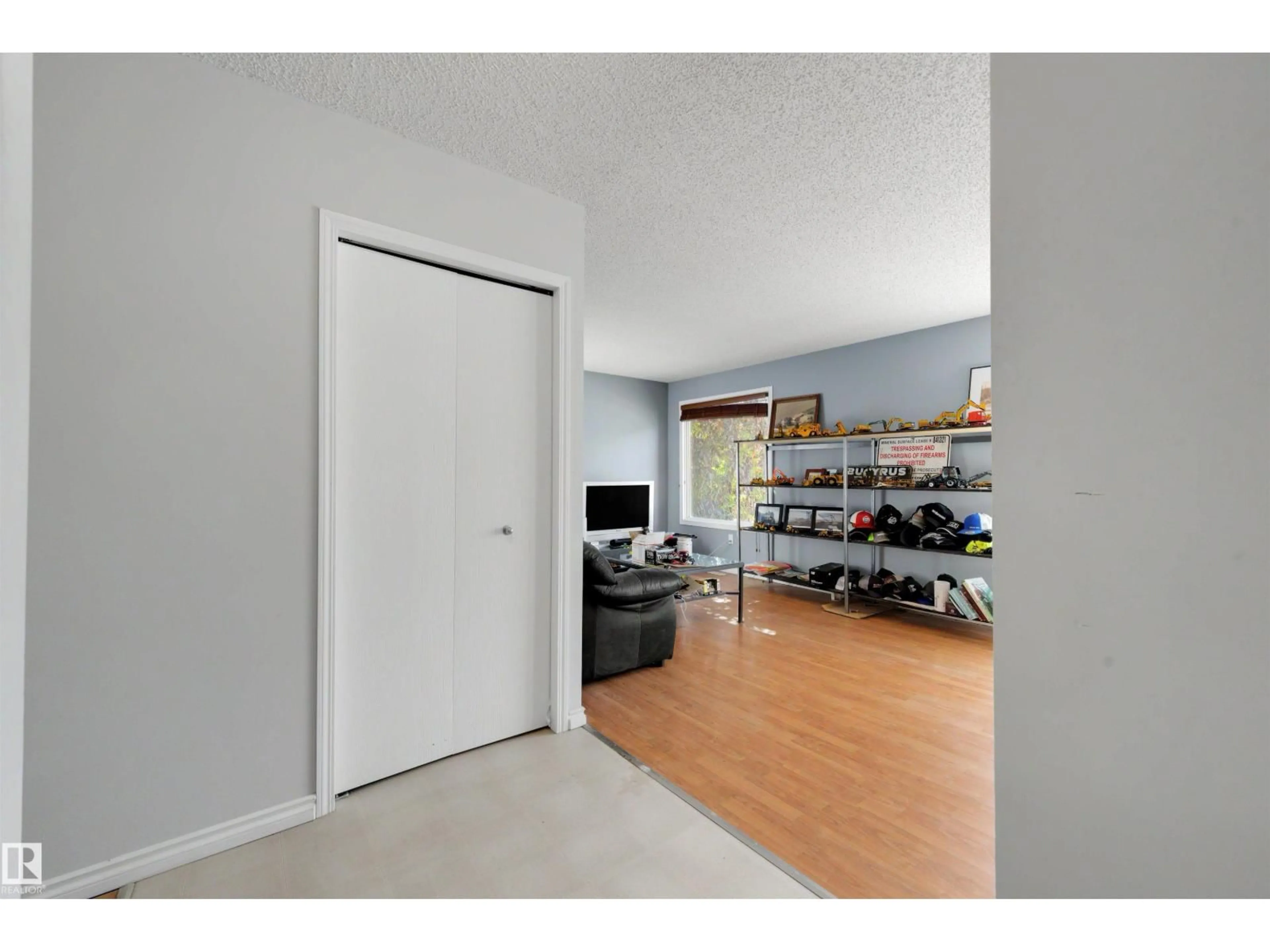 Unknown for 3908 41 AV, Edmonton Alberta T6L5M4