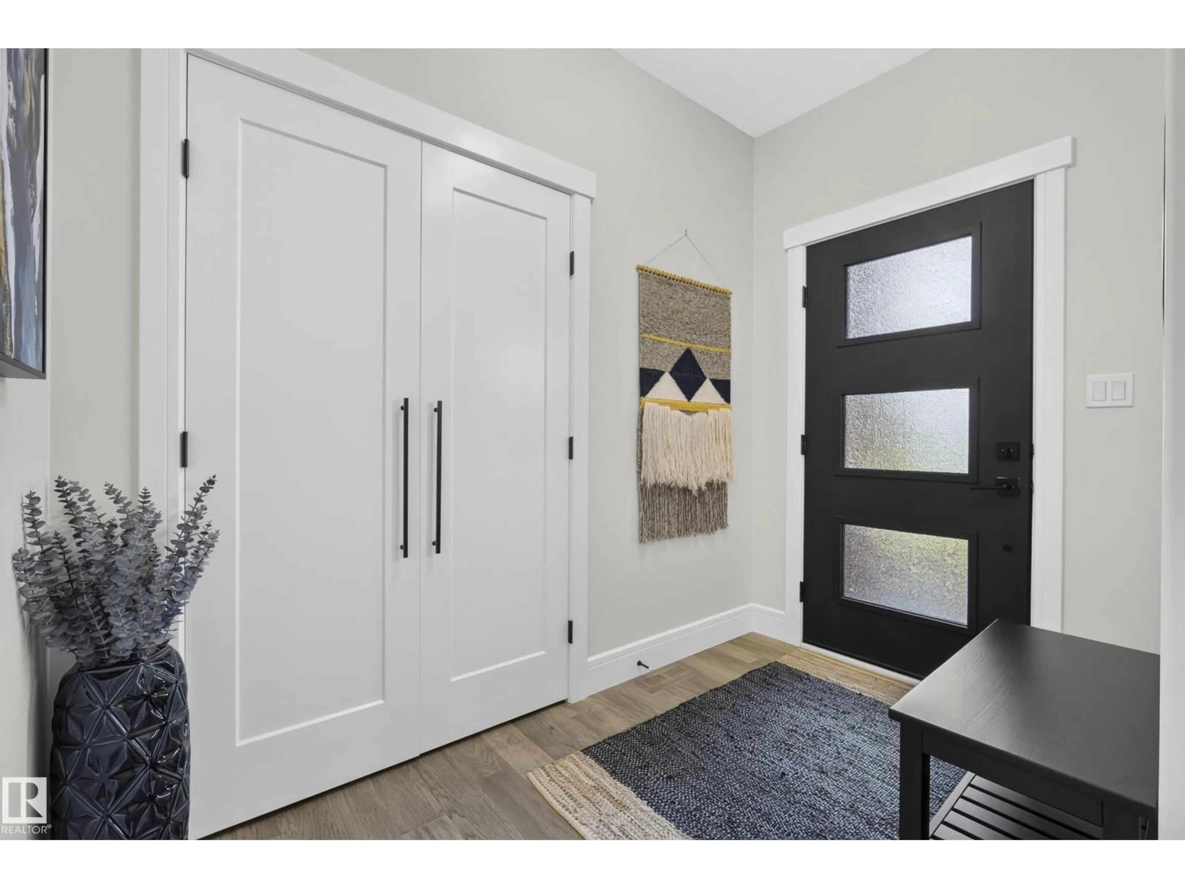 Indoor entryway for 117 ABERDEEN CR, Sherwood Park Alberta T8H0X3