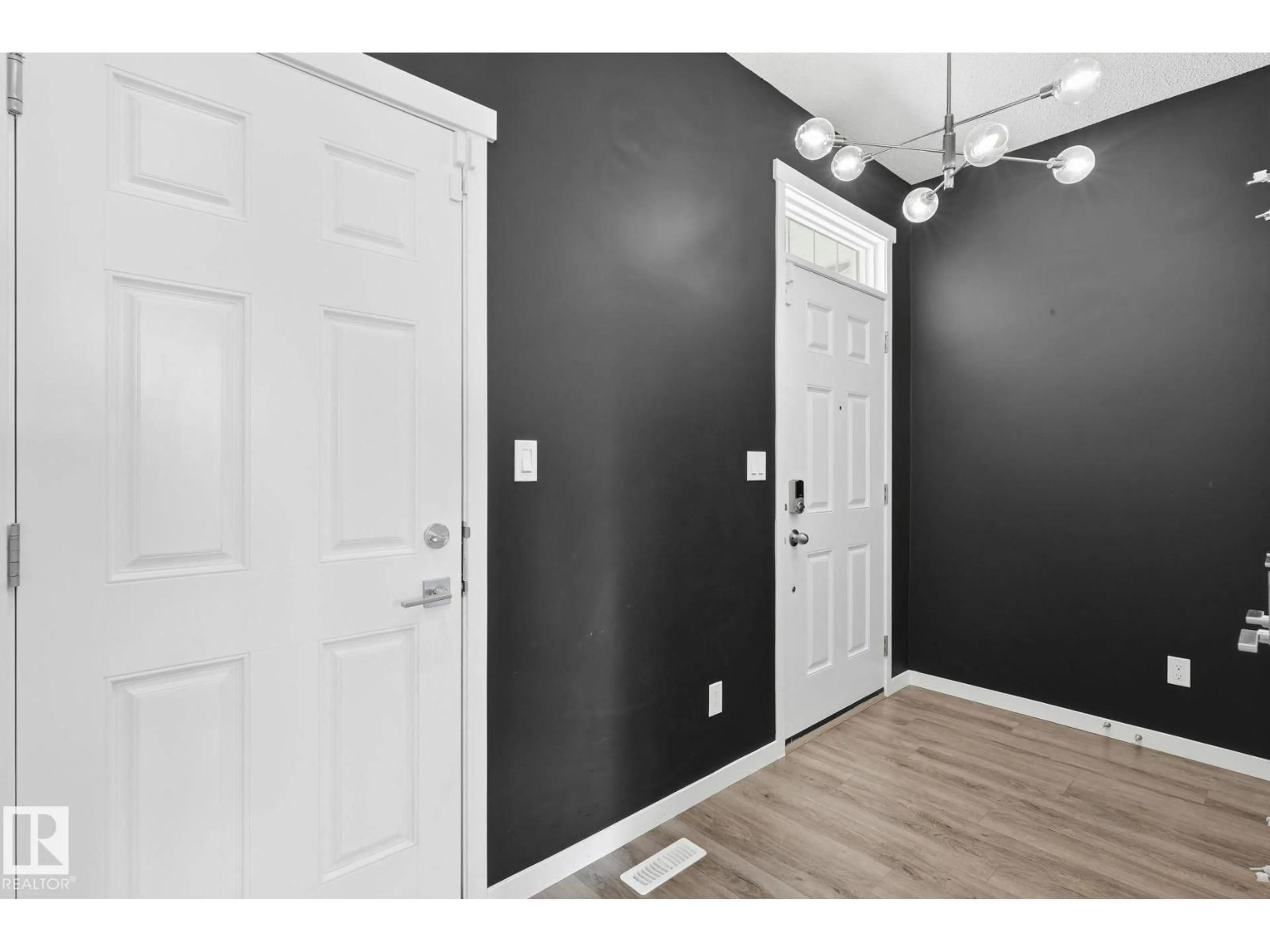 Indoor entryway for NW - 15184 25 ST, Edmonton Alberta T5Y3Z1