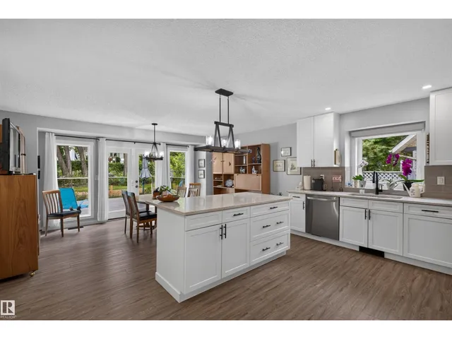 3 HICKORY CR, Sherwood Park 2