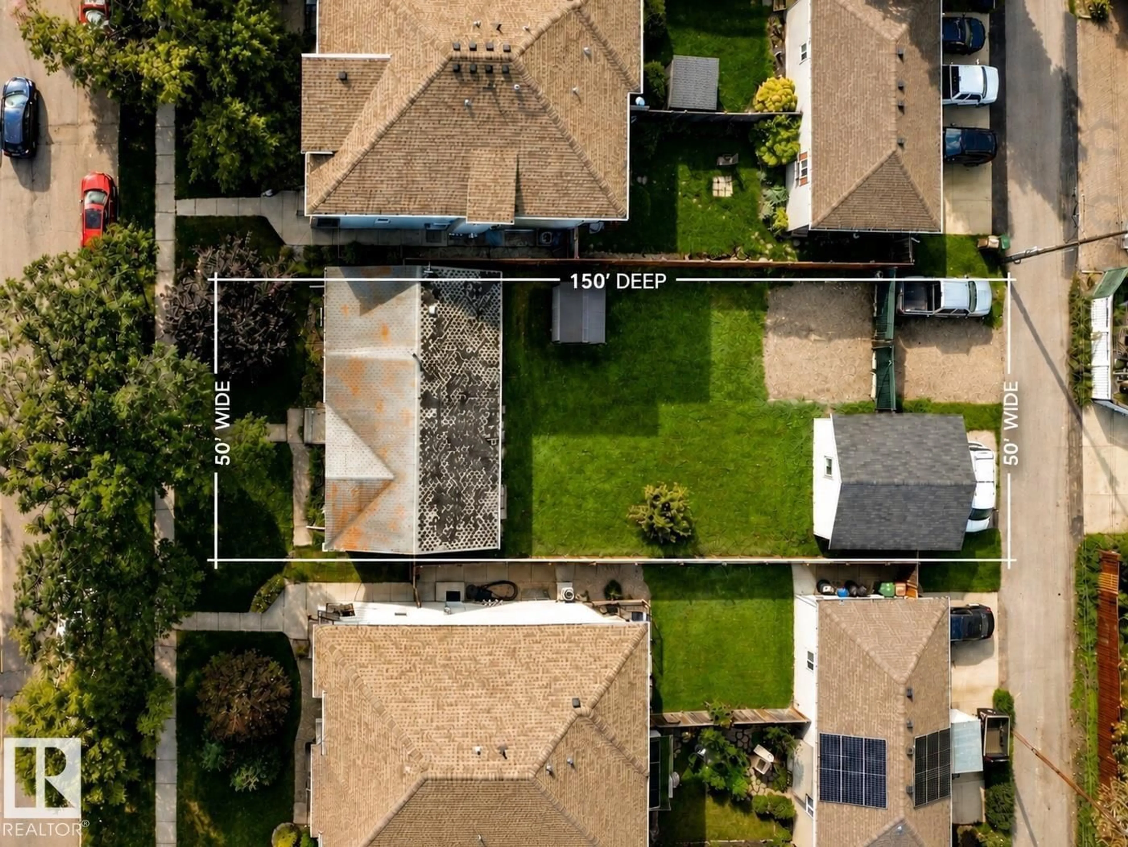 A pic from outside/outdoor area/front of a property/back of a property/a pic from drone, street for 4 MUIR DR, St. Albert Alberta T8N1G2