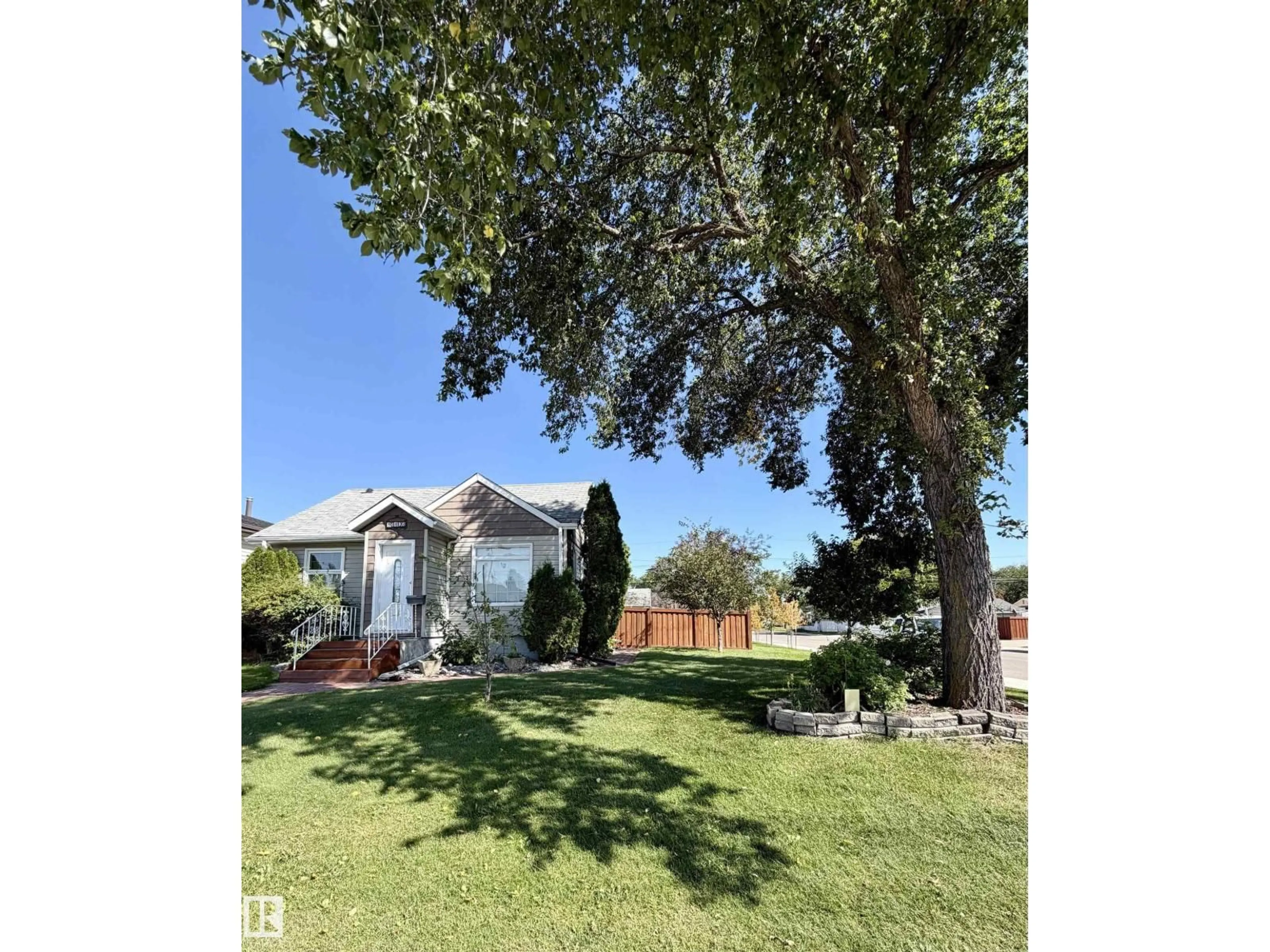 A pic from outside/outdoor area/front of a property/back of a property/a pic from drone, street for NW - 13103 121 ST, Edmonton Alberta T5L0B7