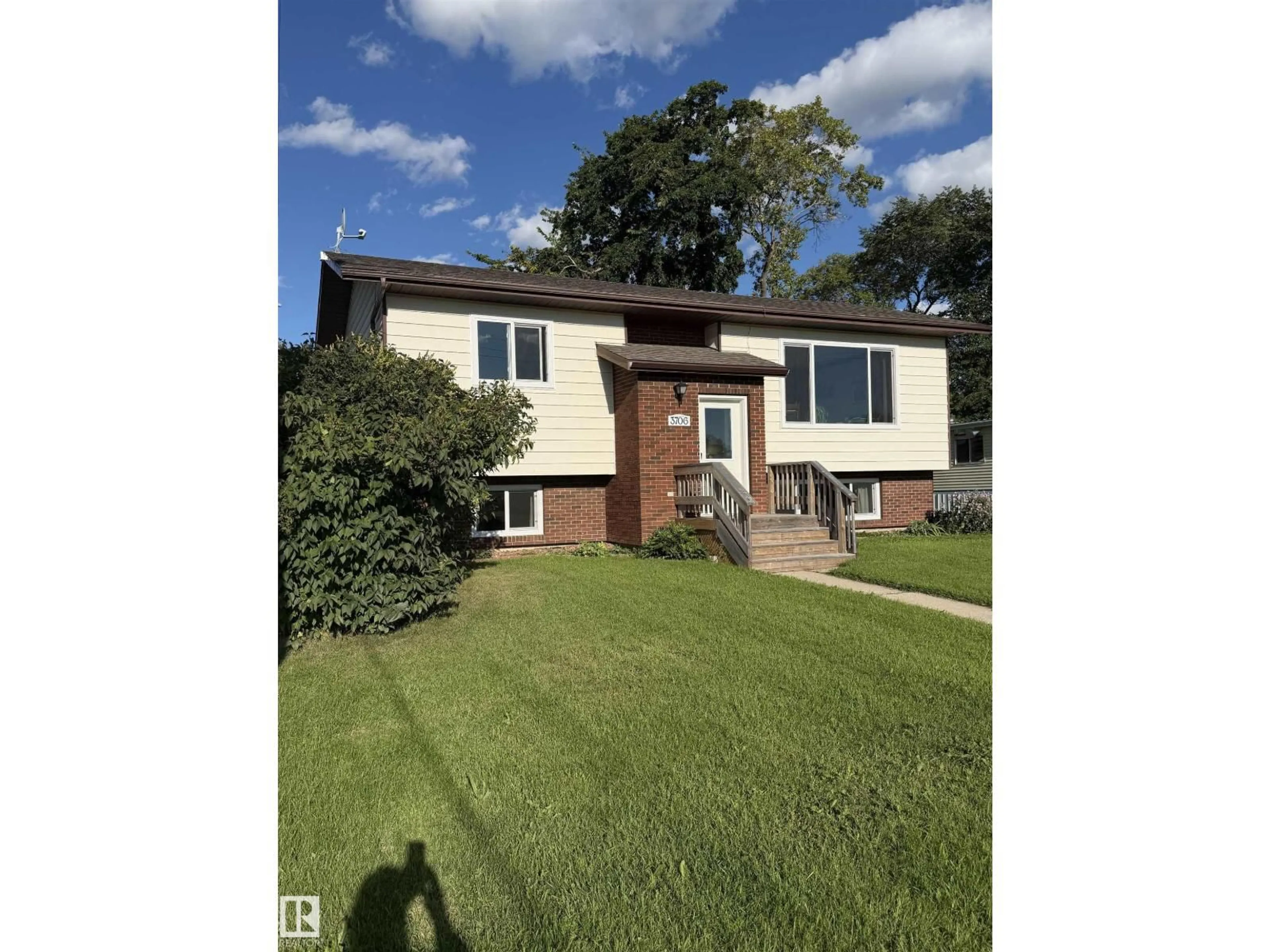 Home with brick exterior material, street for 3706 1ST STREET EAST, Mallaig Alberta T0A2K0