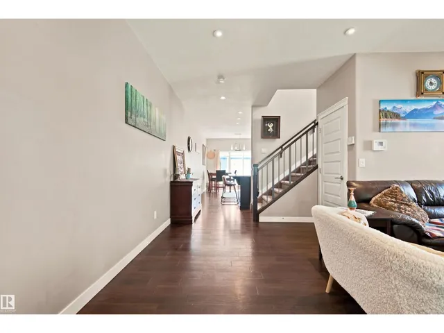 10833 63 AV, Edmonton 4