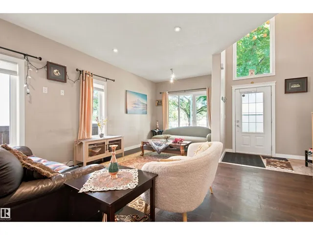 10833 63 AV, Edmonton 5