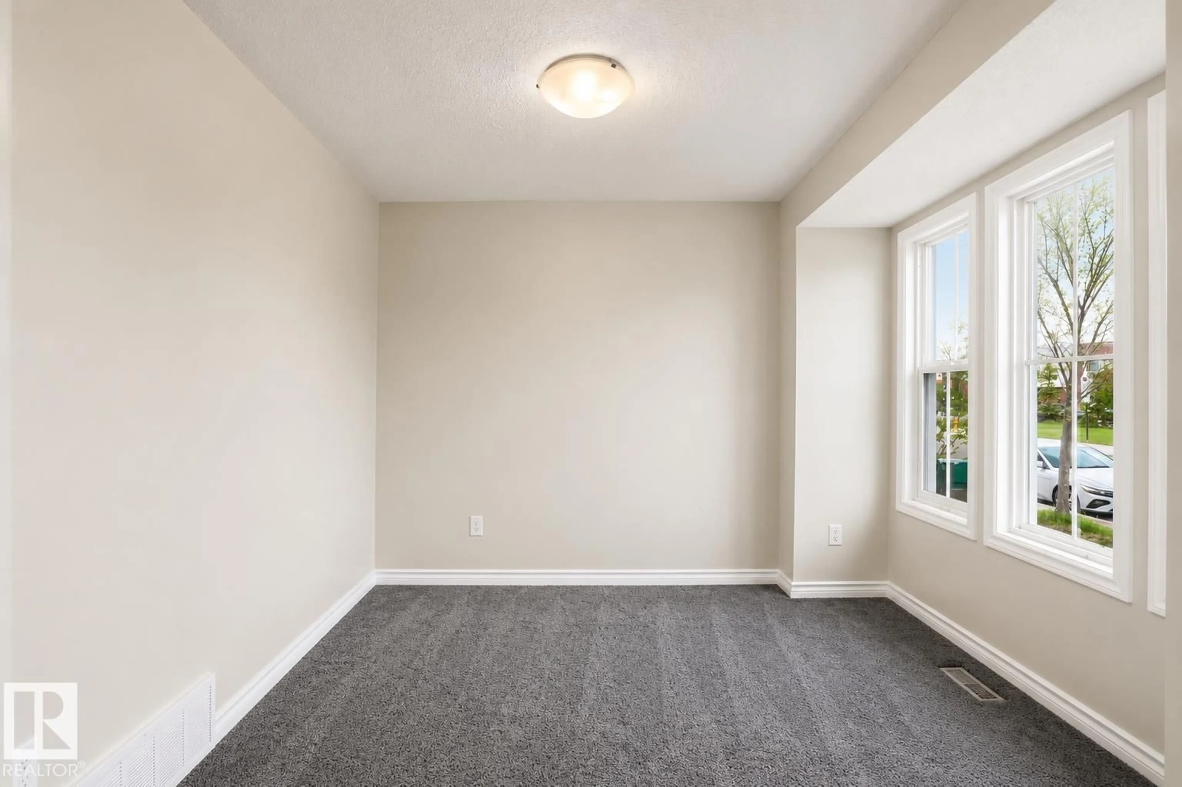 A pic of a room for 445 WATT BV, Edmonton Alberta T6X1P9