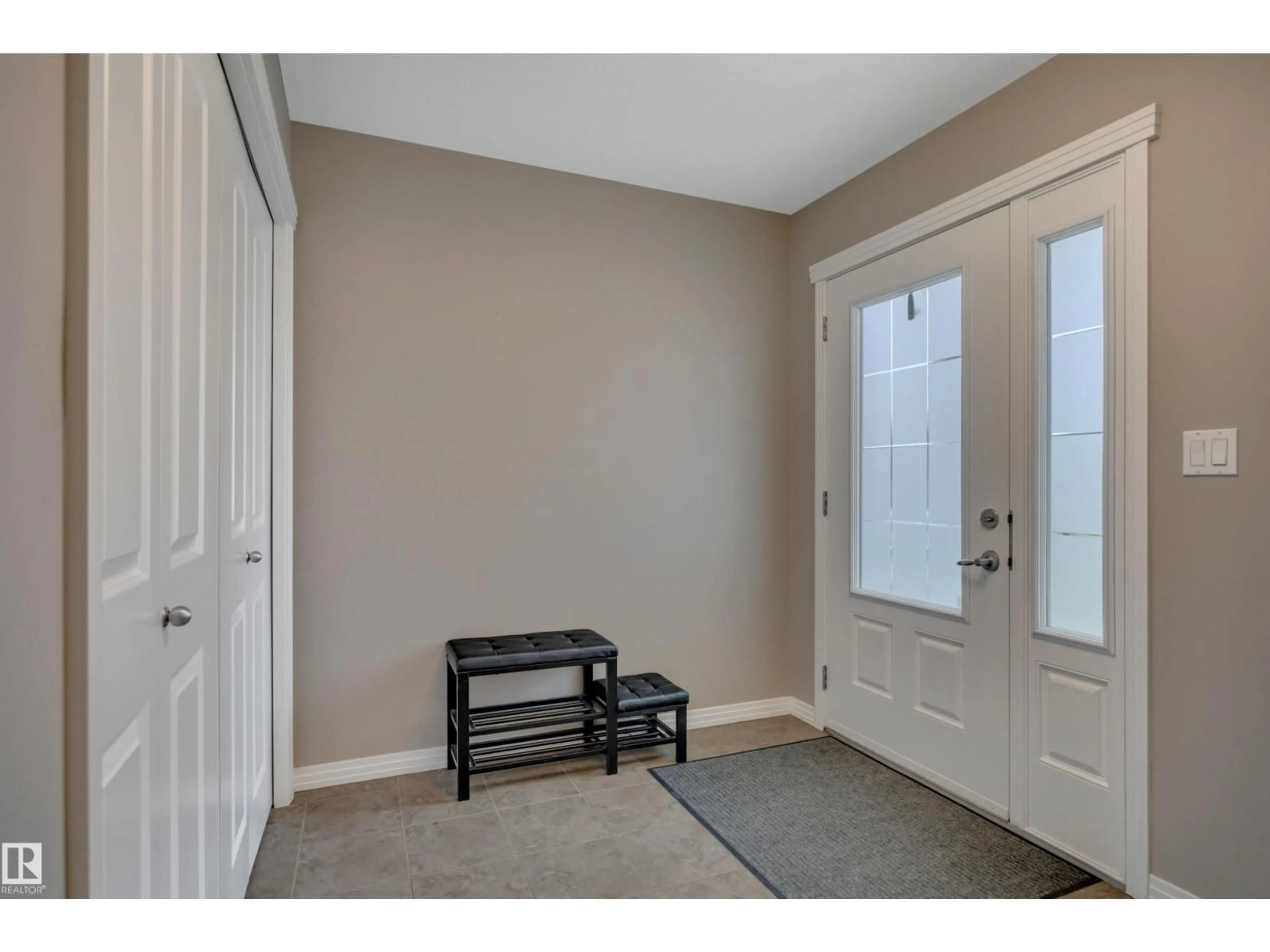 Indoor entryway for 125 RUE MONTALET, Beaumont Alberta T4X0W3