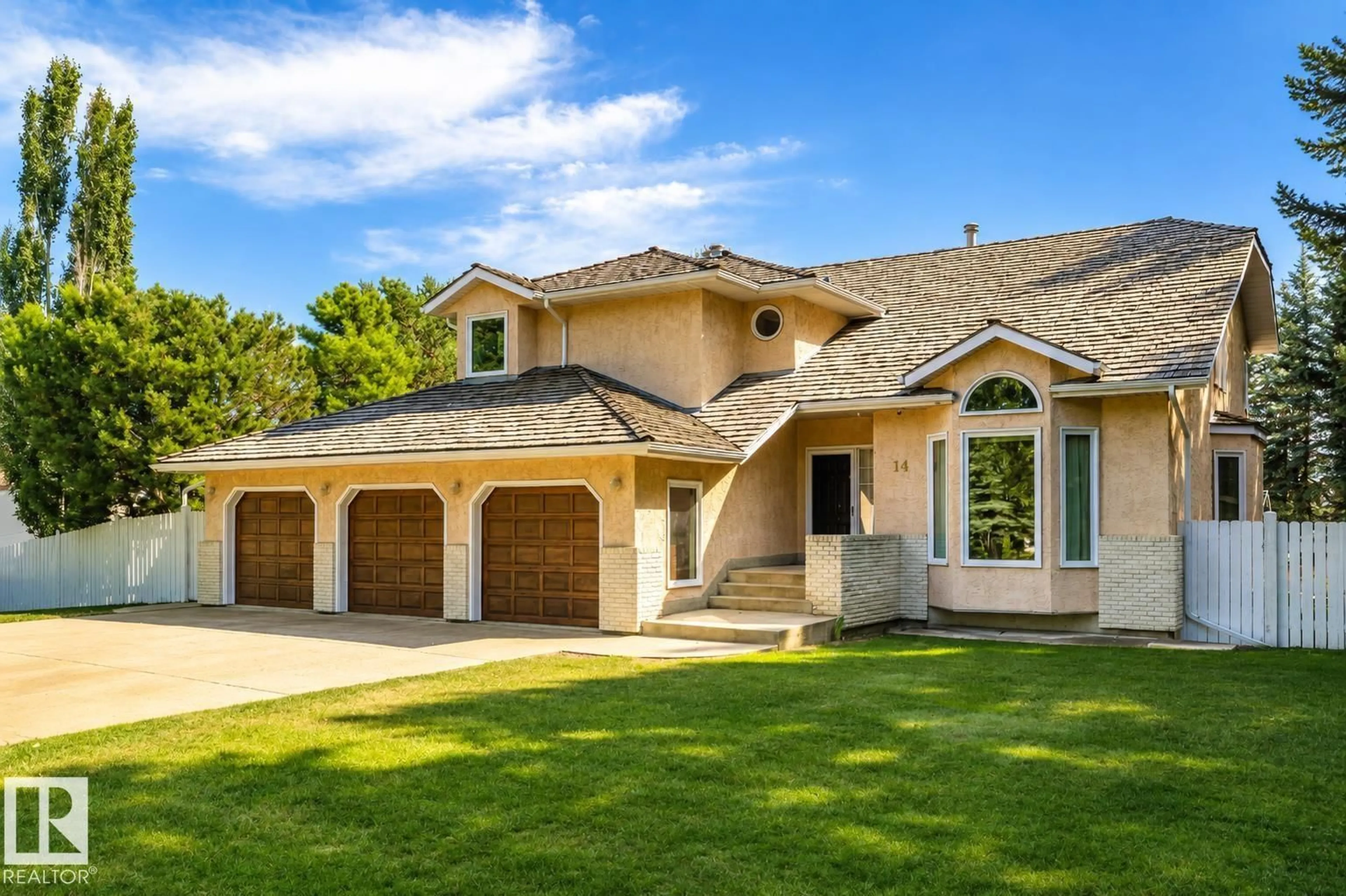 Home with vinyl exterior material, street for 14 HIGHLANDS PL, Wetaskiwin Alberta T9A3G9