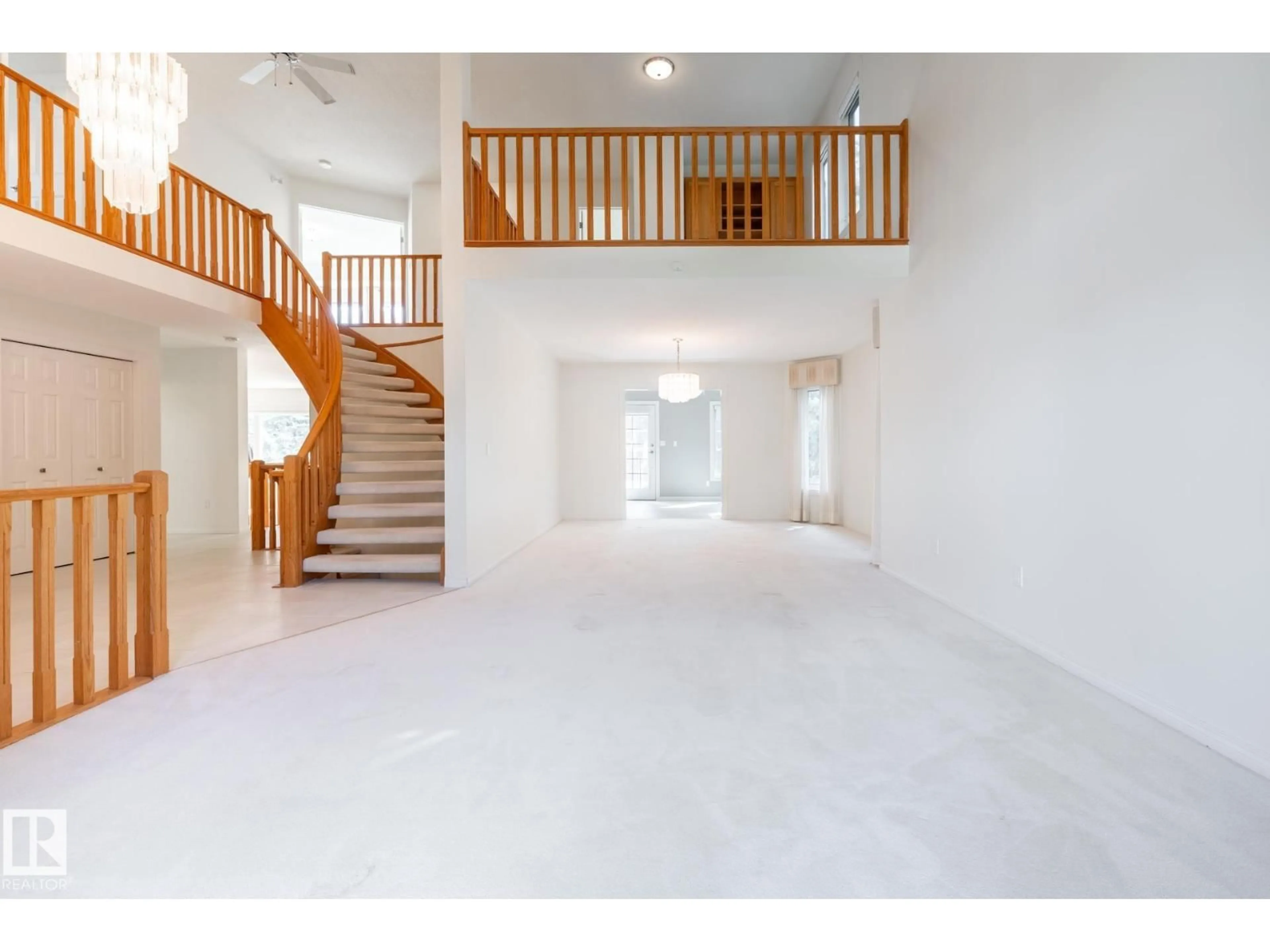 Indoor foyer for 14 HIGHLANDS PL, Wetaskiwin Alberta T9A3G9
