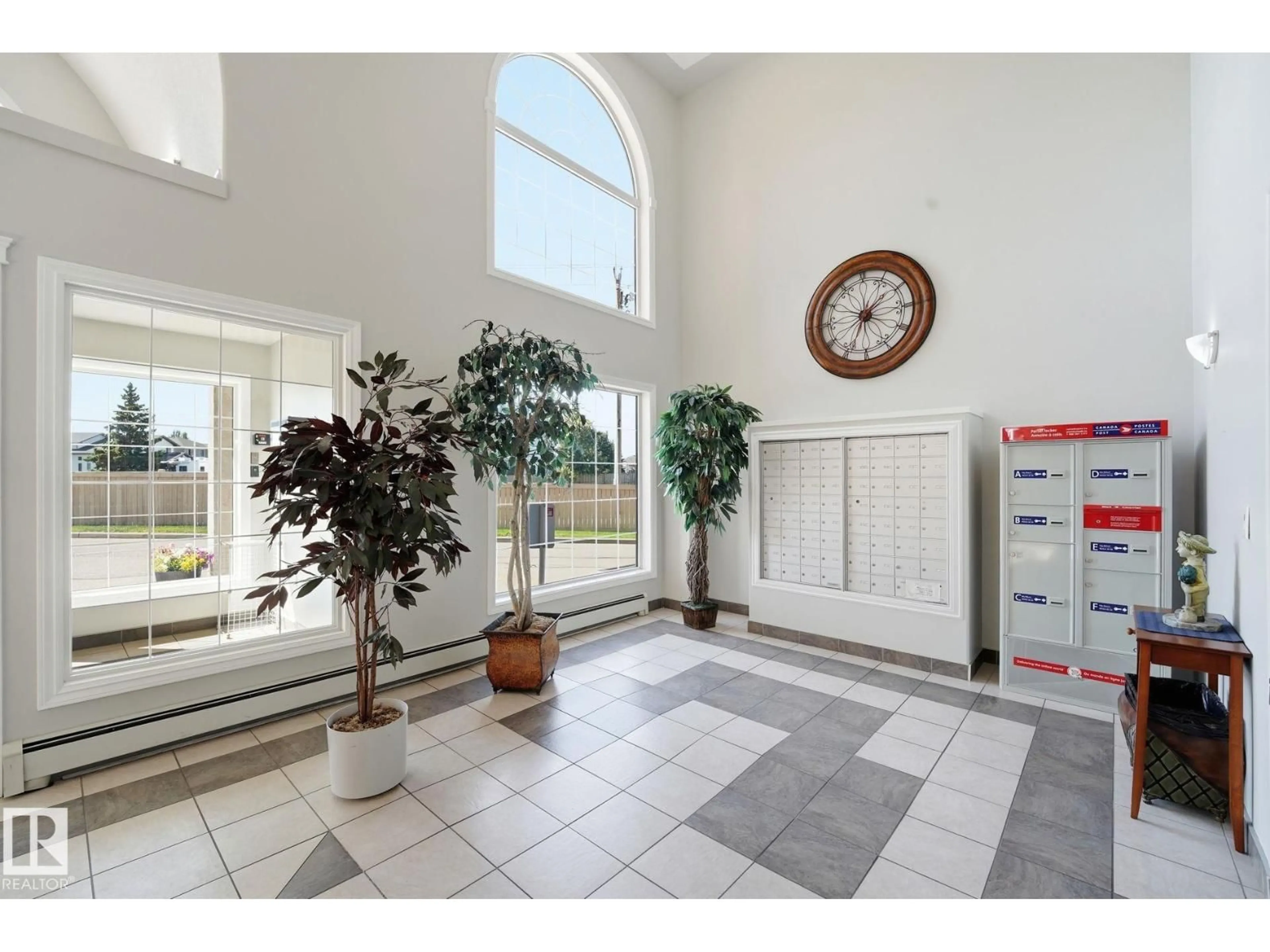 Indoor foyer for 227 7801 GOLF COURSE RD, Stony Plain Alberta T7Z0C7