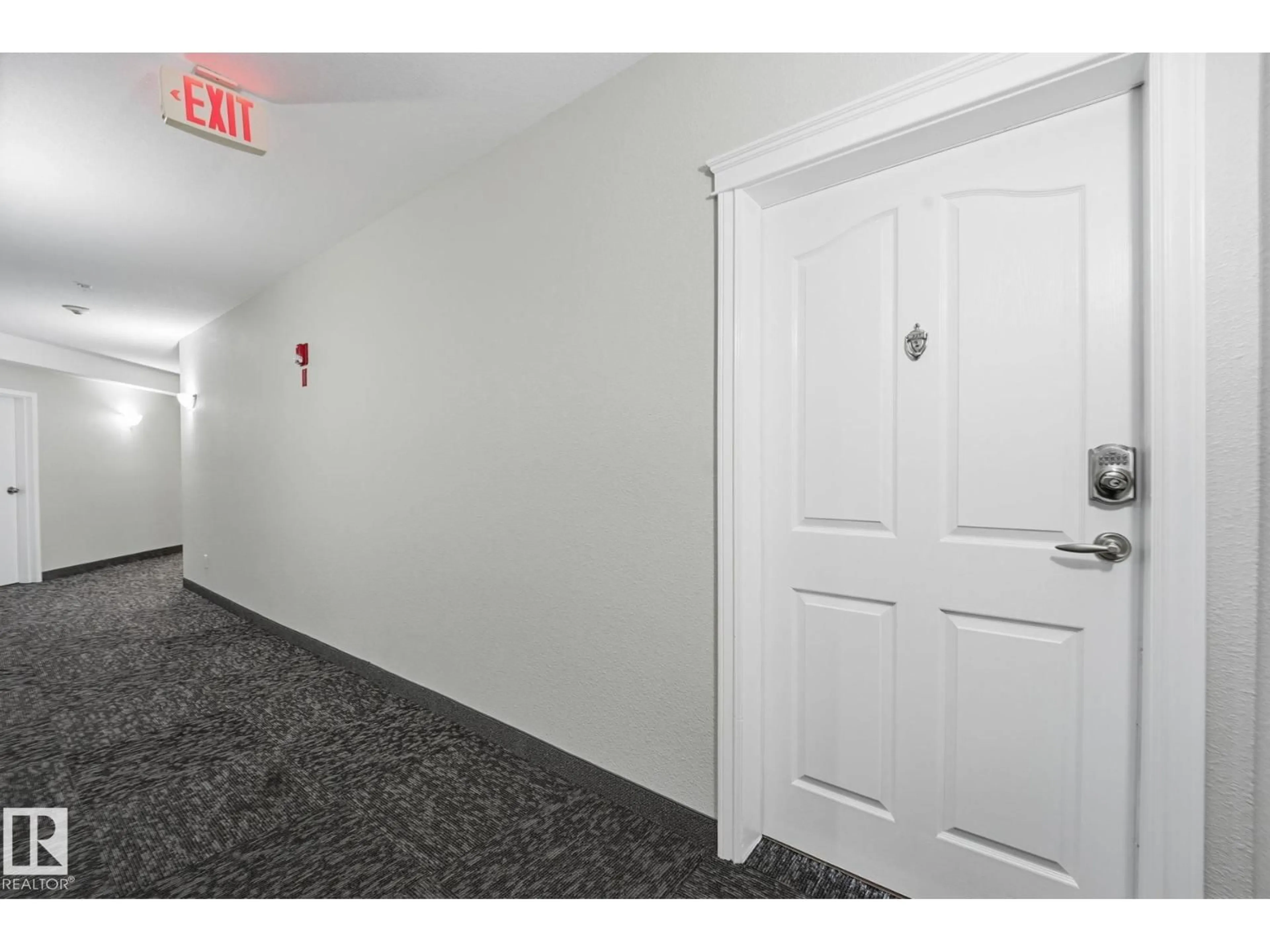 Indoor foyer for 227 7801 GOLF COURSE RD, Stony Plain Alberta T7Z0C7