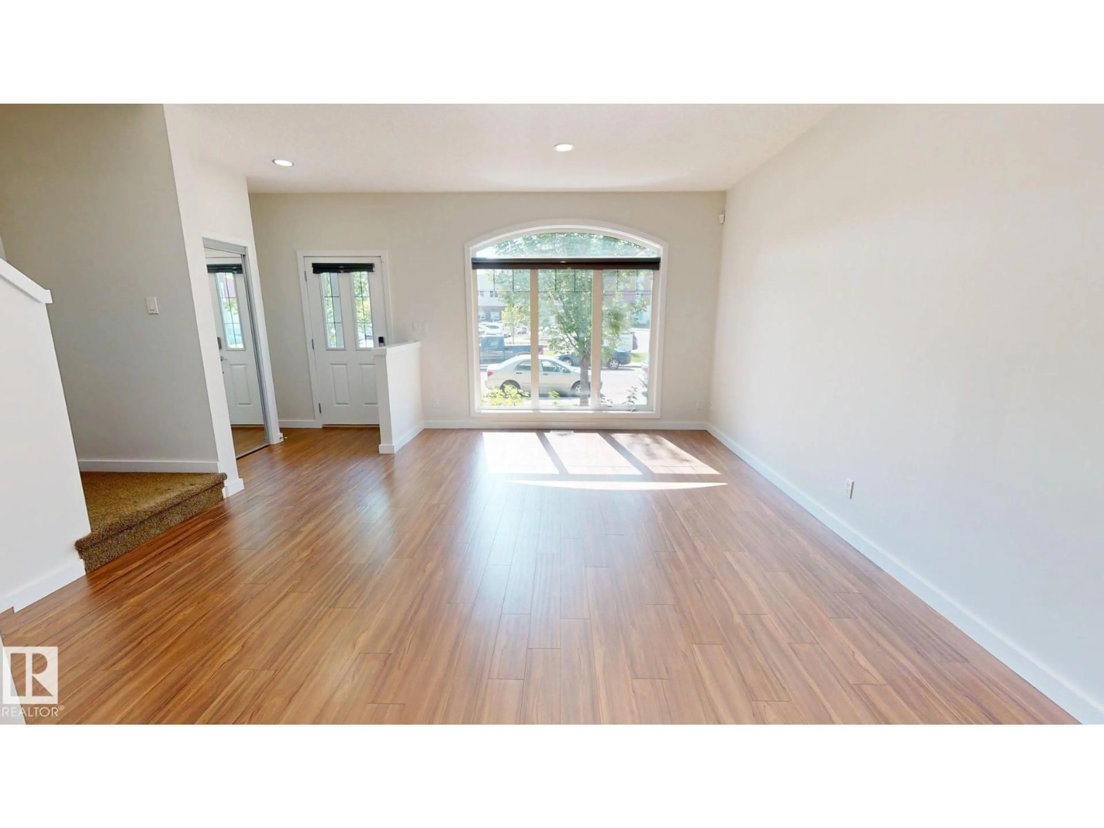 A pic of a room for 5833 MULLEN PL, Edmonton Alberta T6R0T5