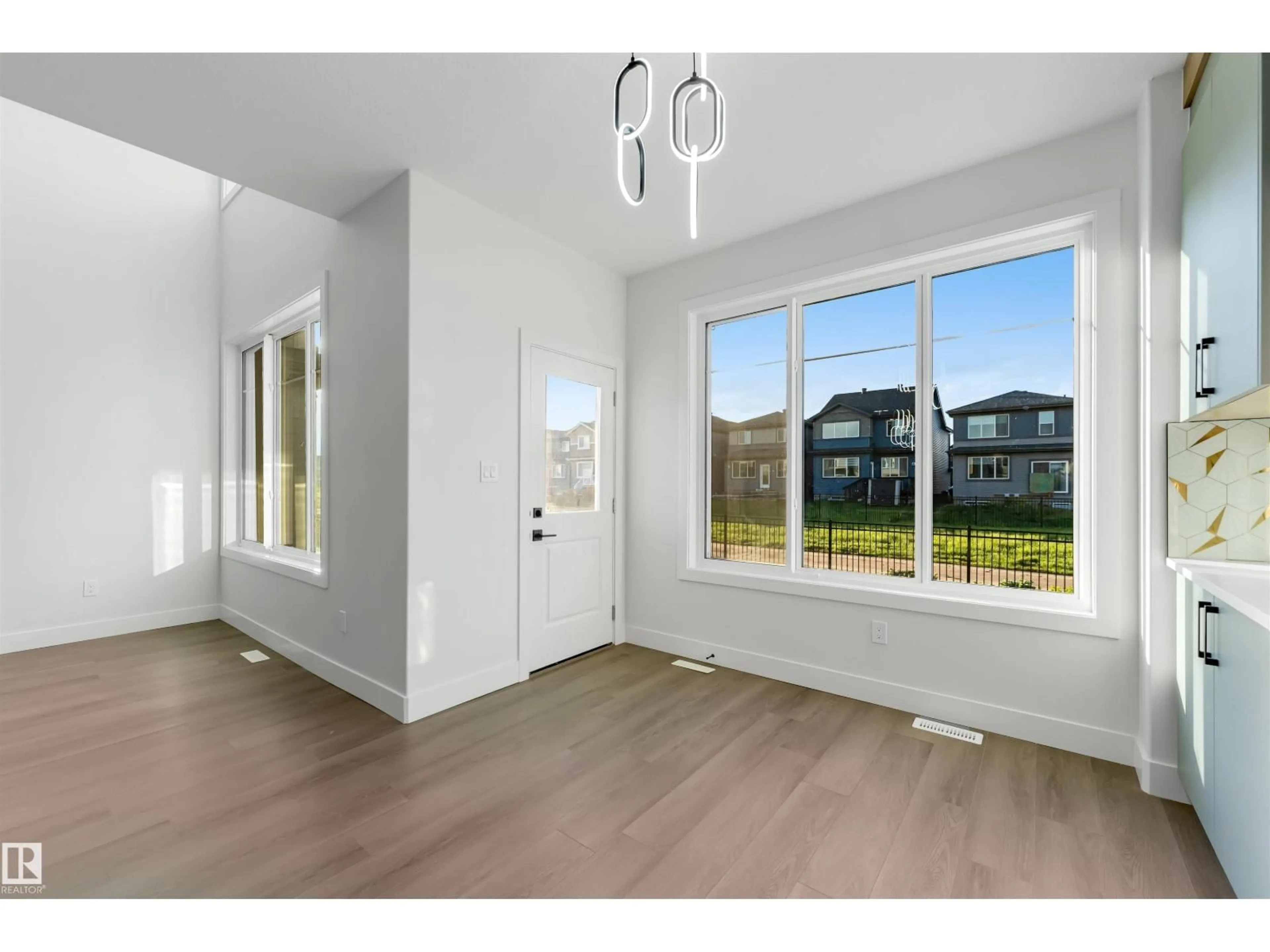 Indoor entryway for 22804 82 AV, Edmonton Alberta T5T7X9