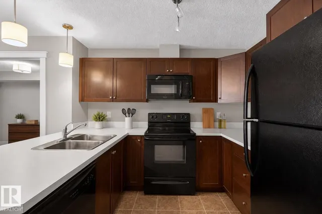 #302 - 3715 WHITELAW LN, Edmonton 5