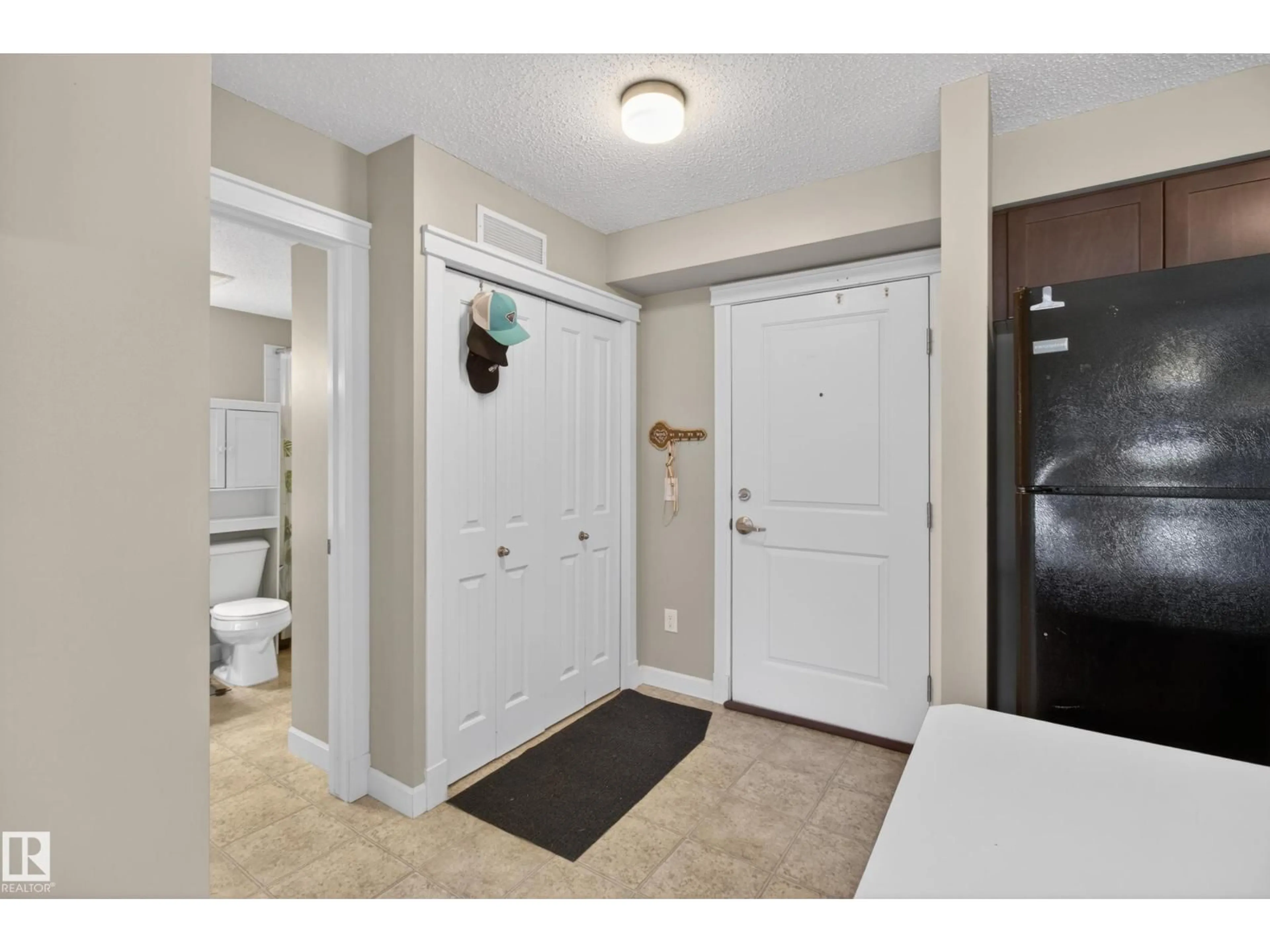 Indoor entryway for #207 - 3719 WHITELAW LN, Edmonton Alberta T6W2C3