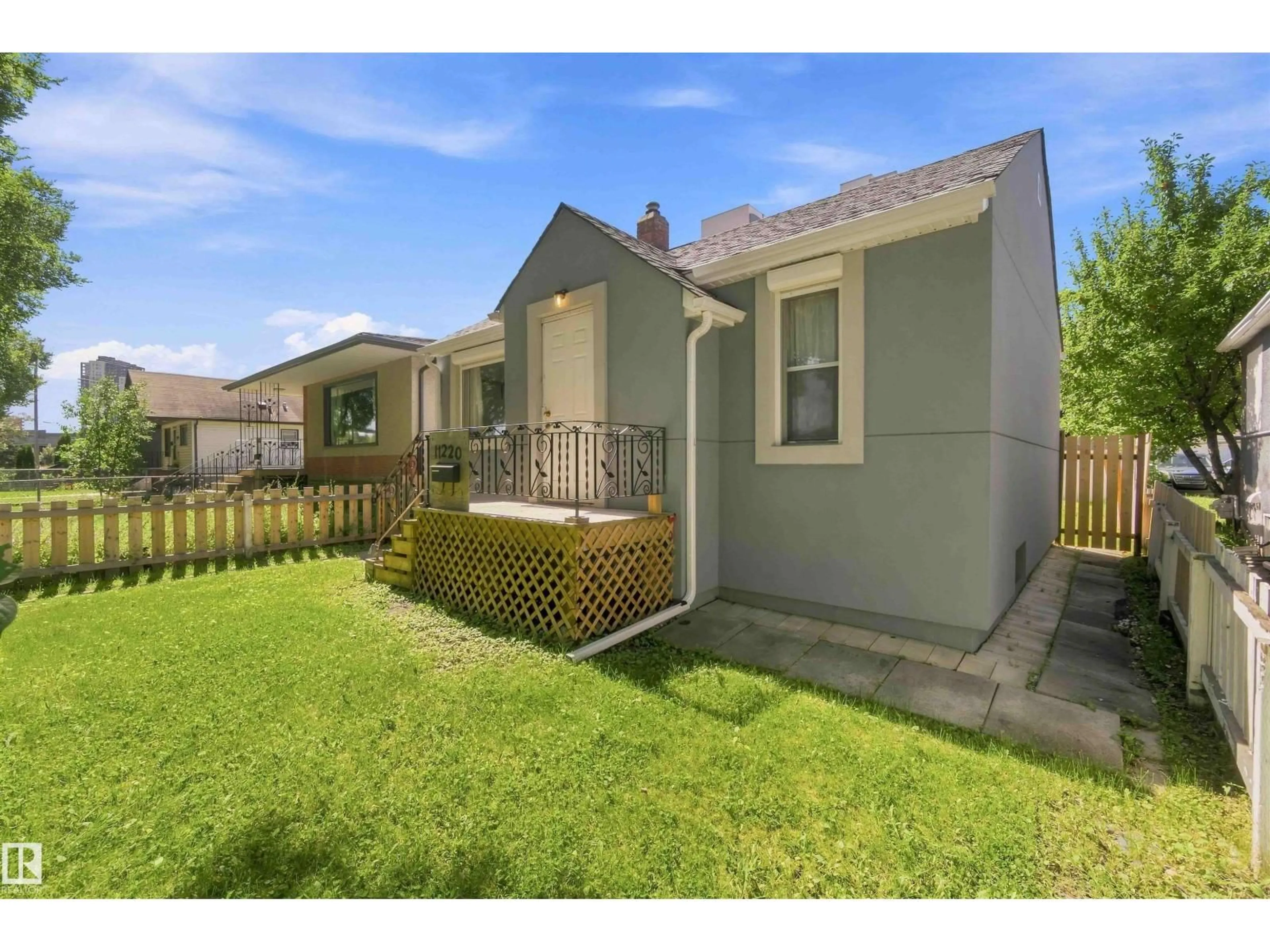 Unknown for 11220 84 ST, Edmonton Alberta T5B3A9