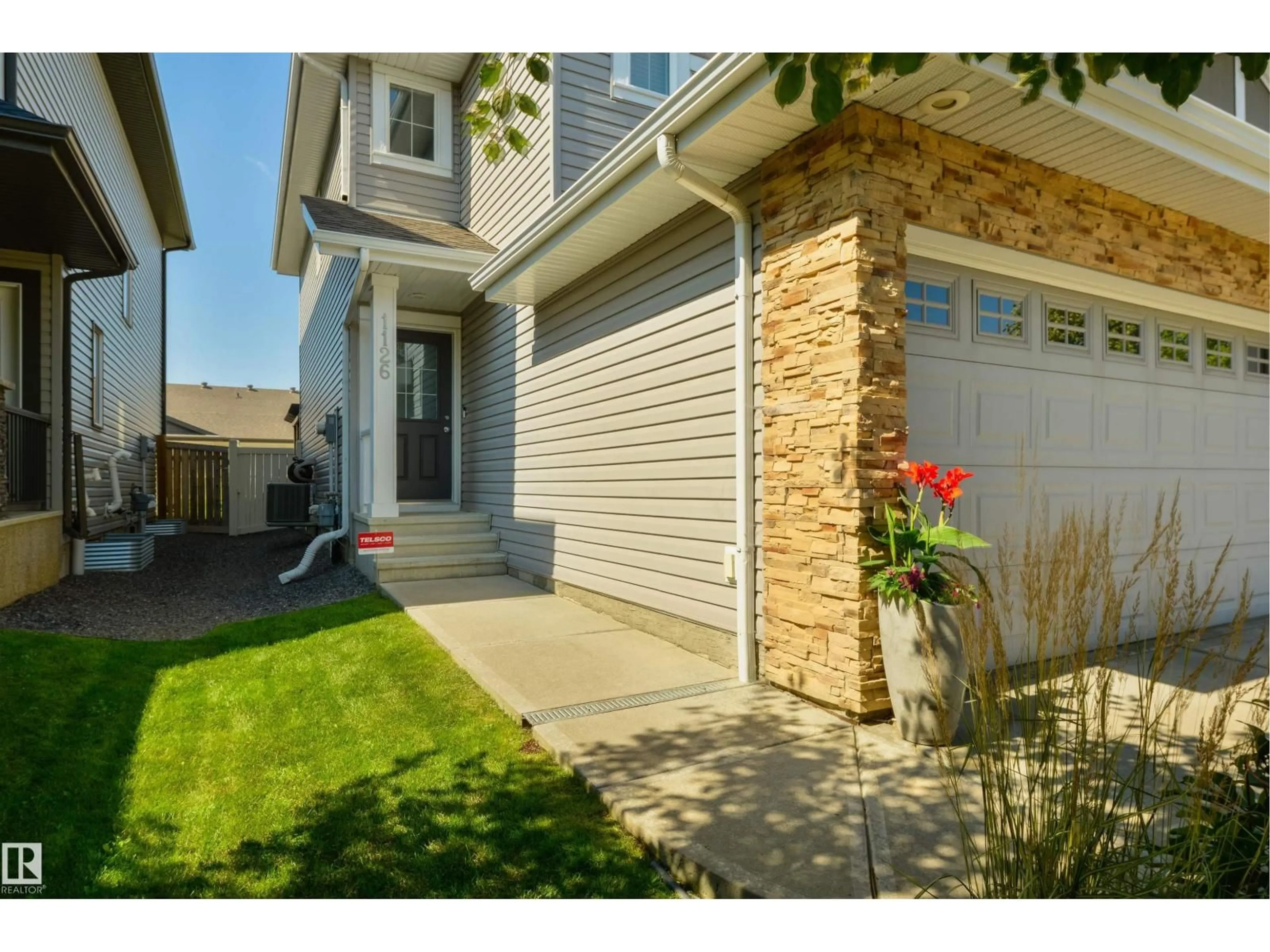 Unknown for SW - 1126 162 ST, Edmonton Alberta T6W2L1