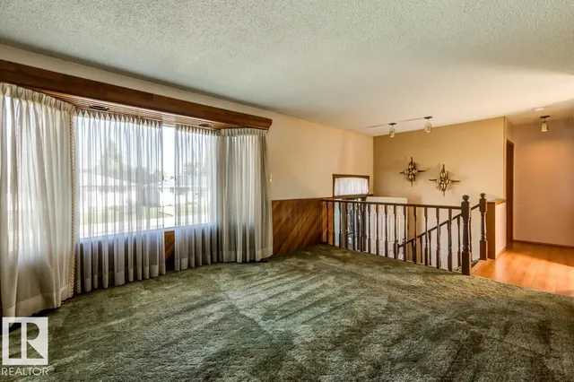 5811 92 AV, Edmonton 5