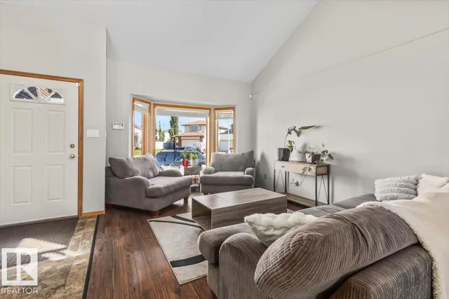 8015 158 AVE, Edmonton 5