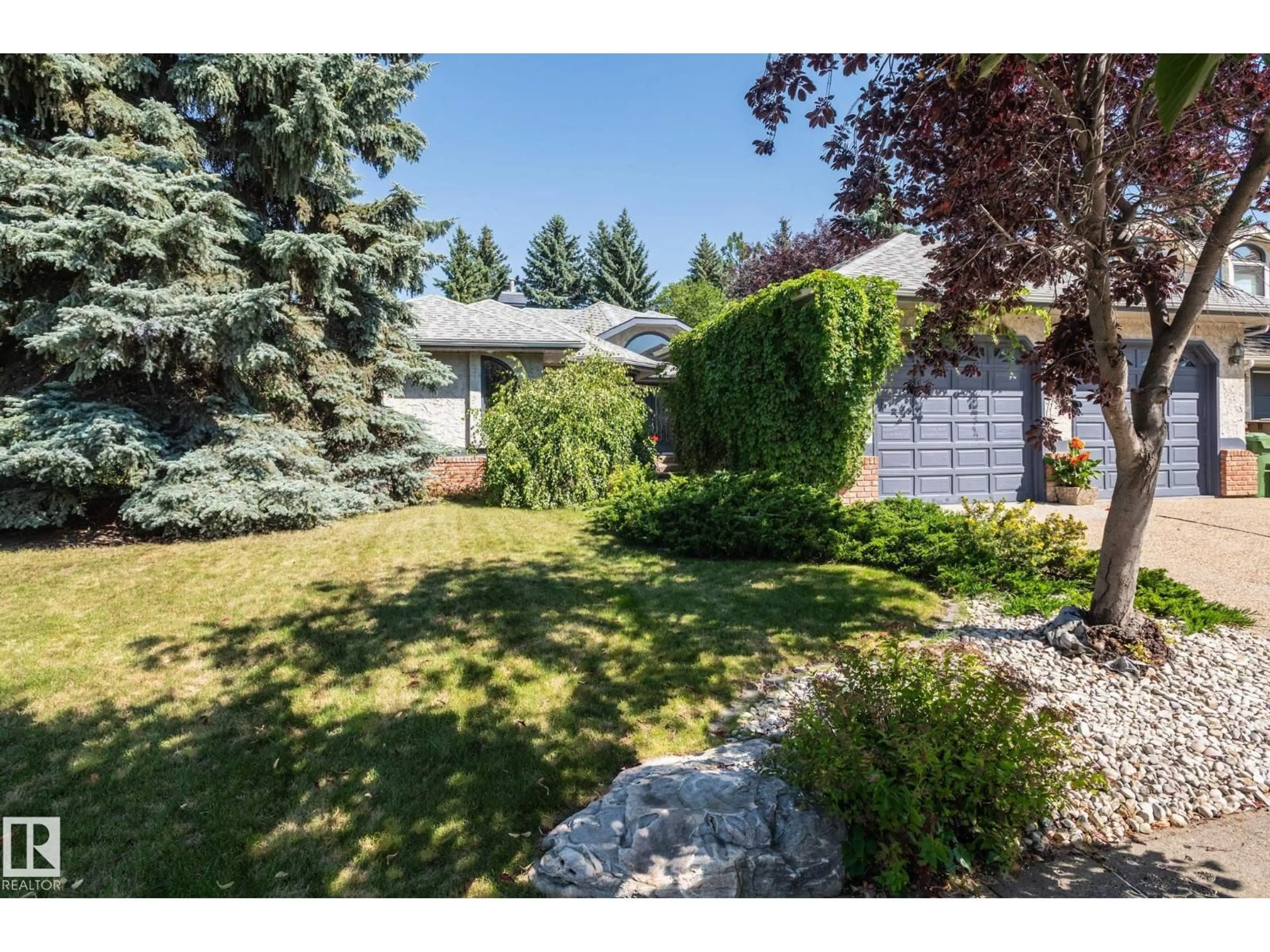 A pic from outside/outdoor area/front of a property/back of a property/a pic from drone, street for 8 EDGEMONT PT, St. Albert Alberta T8N5K2