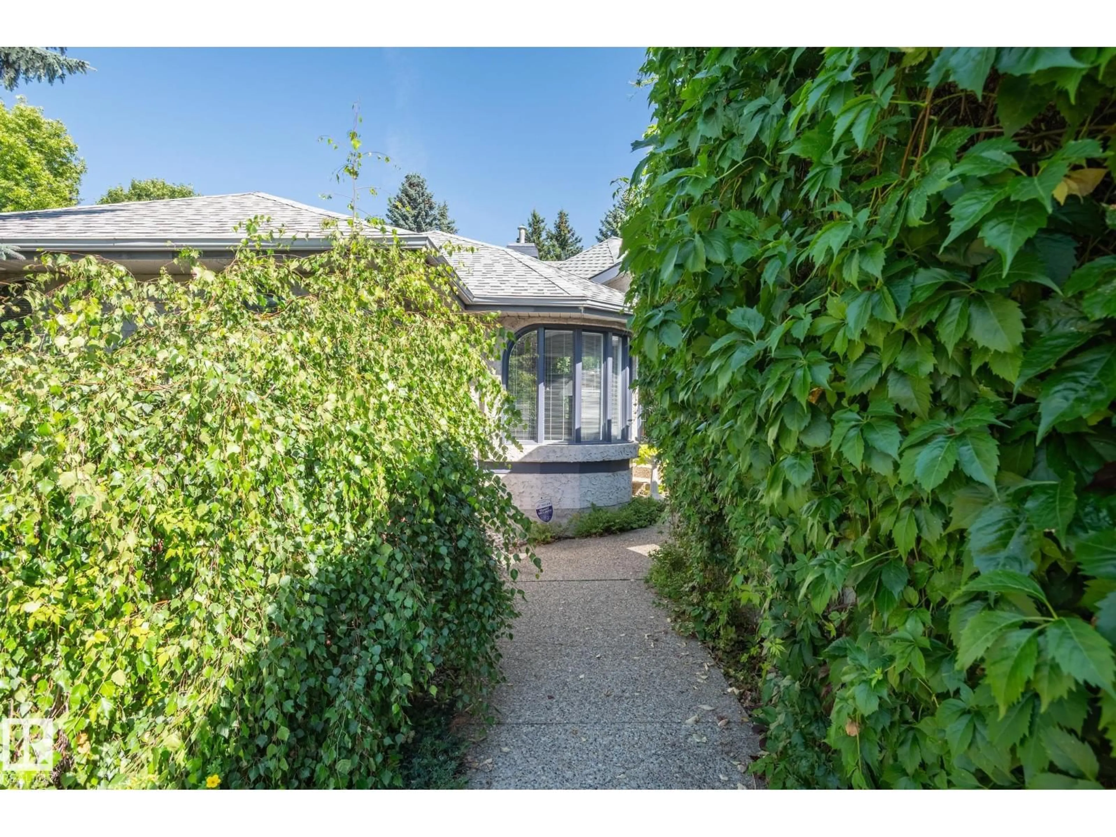 Patio, street for 8 EDGEMONT PT, St. Albert Alberta T8N5K2