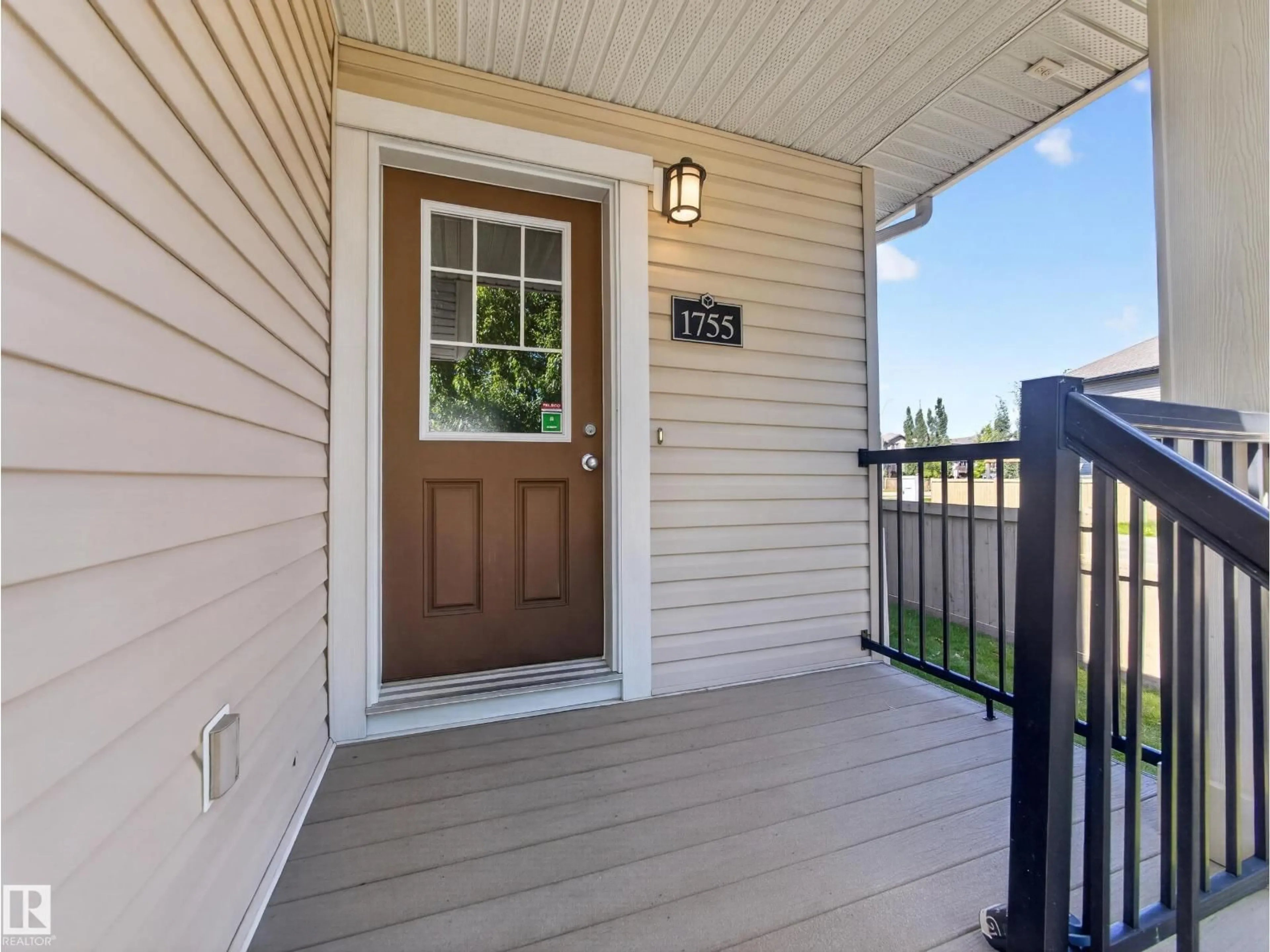 Indoor entryway for NW - 1755 HAMMOND CR, Edmonton Alberta T6M0K4