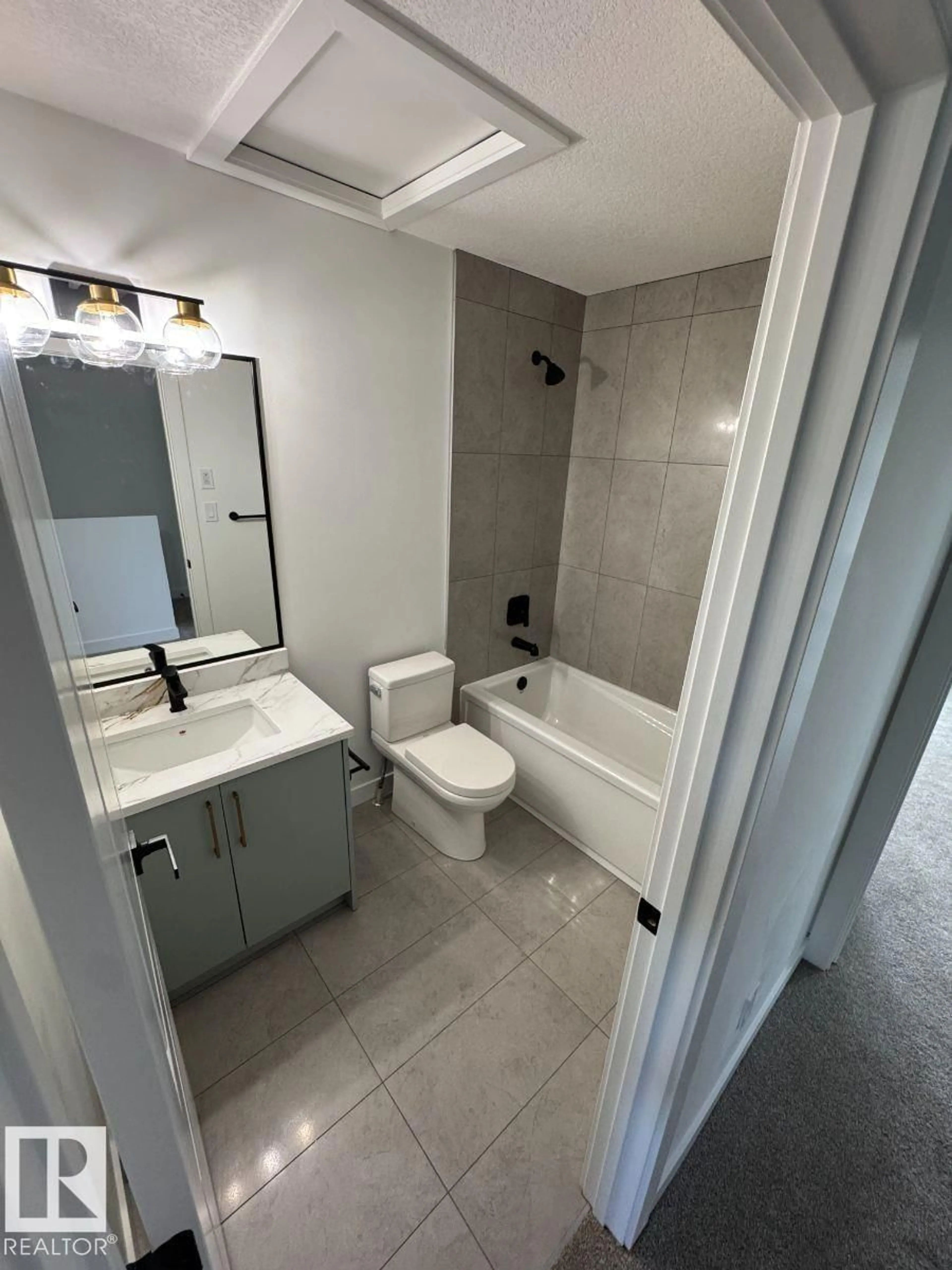 Standard bathroom, ceramic/tile floor for 840 NORTHERN HARRIER LN, Edmonton Alberta T5S0P8