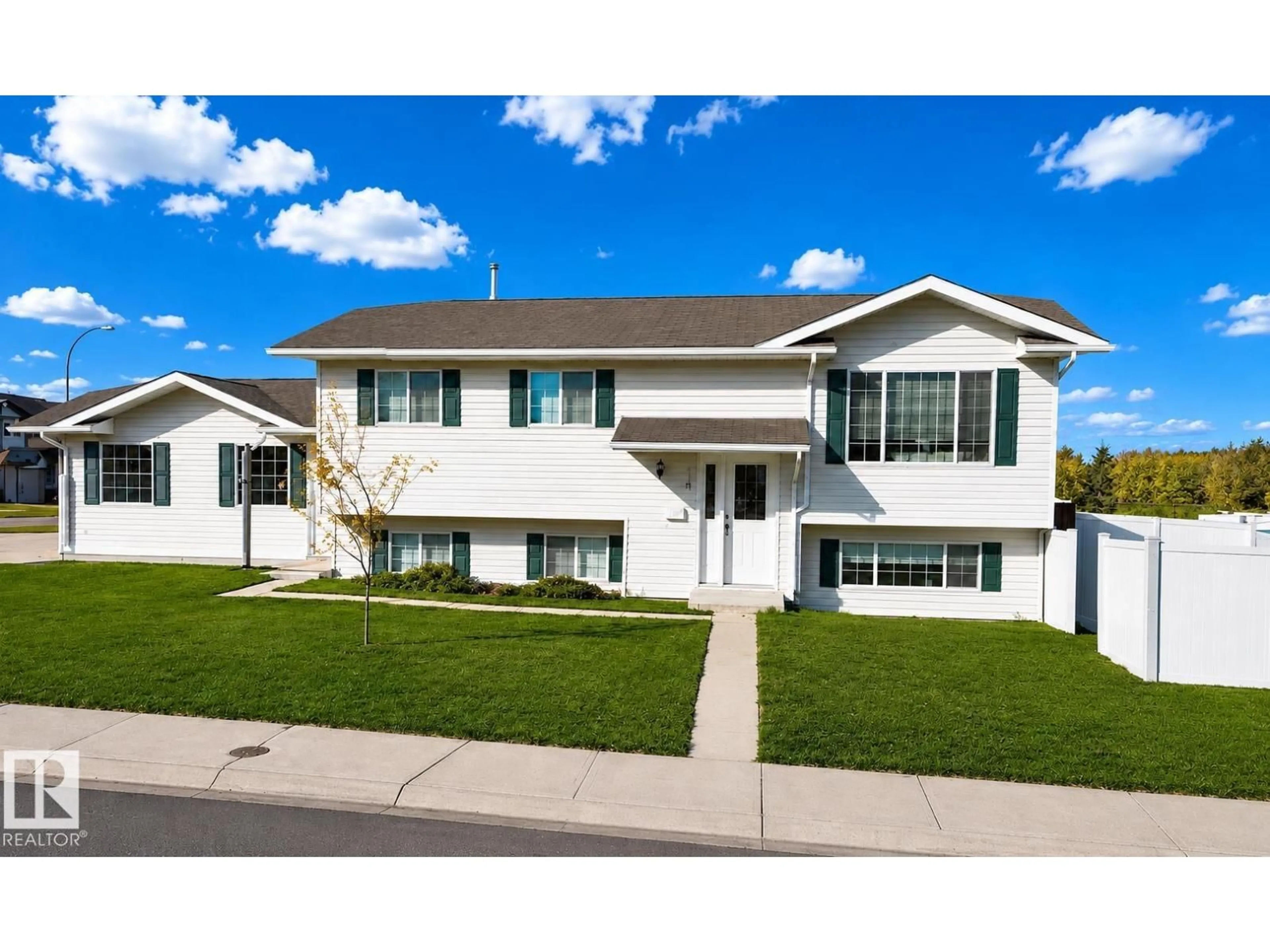 Home with vinyl exterior material, street for 614 19 ST, Cold Lake Alberta T9M1C6