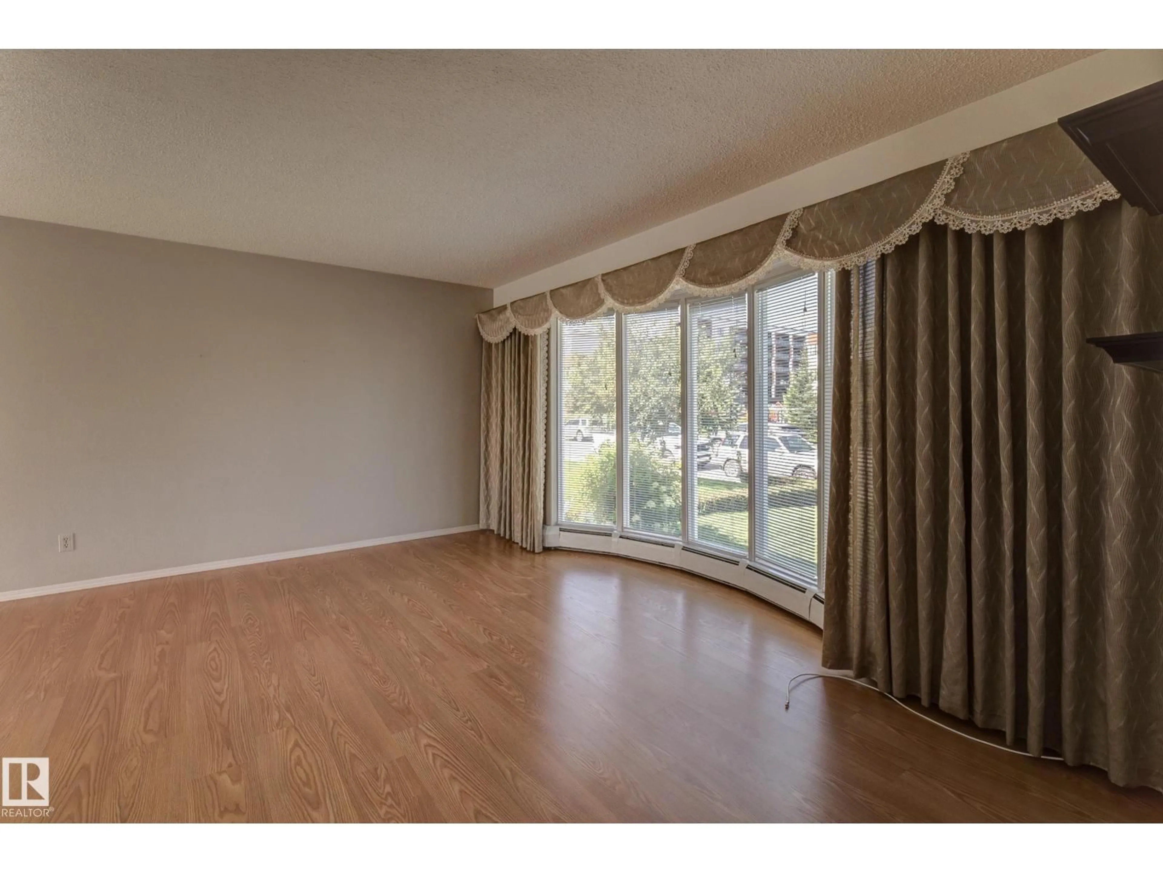 A pic of a room for 11623 49 AV, Edmonton Alberta T6H0G9